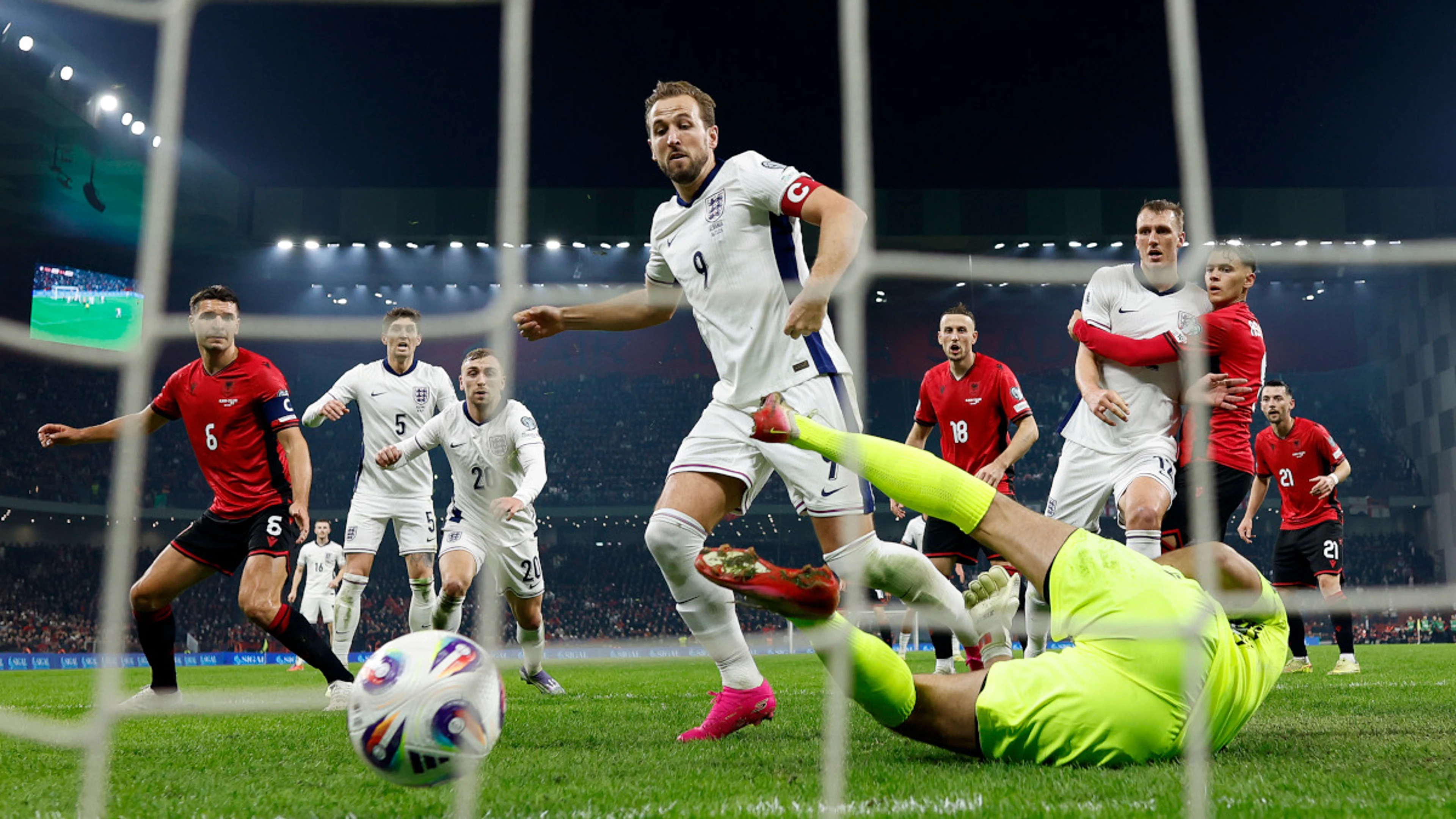 Kane double gives England record-setting finish on road to World Cup