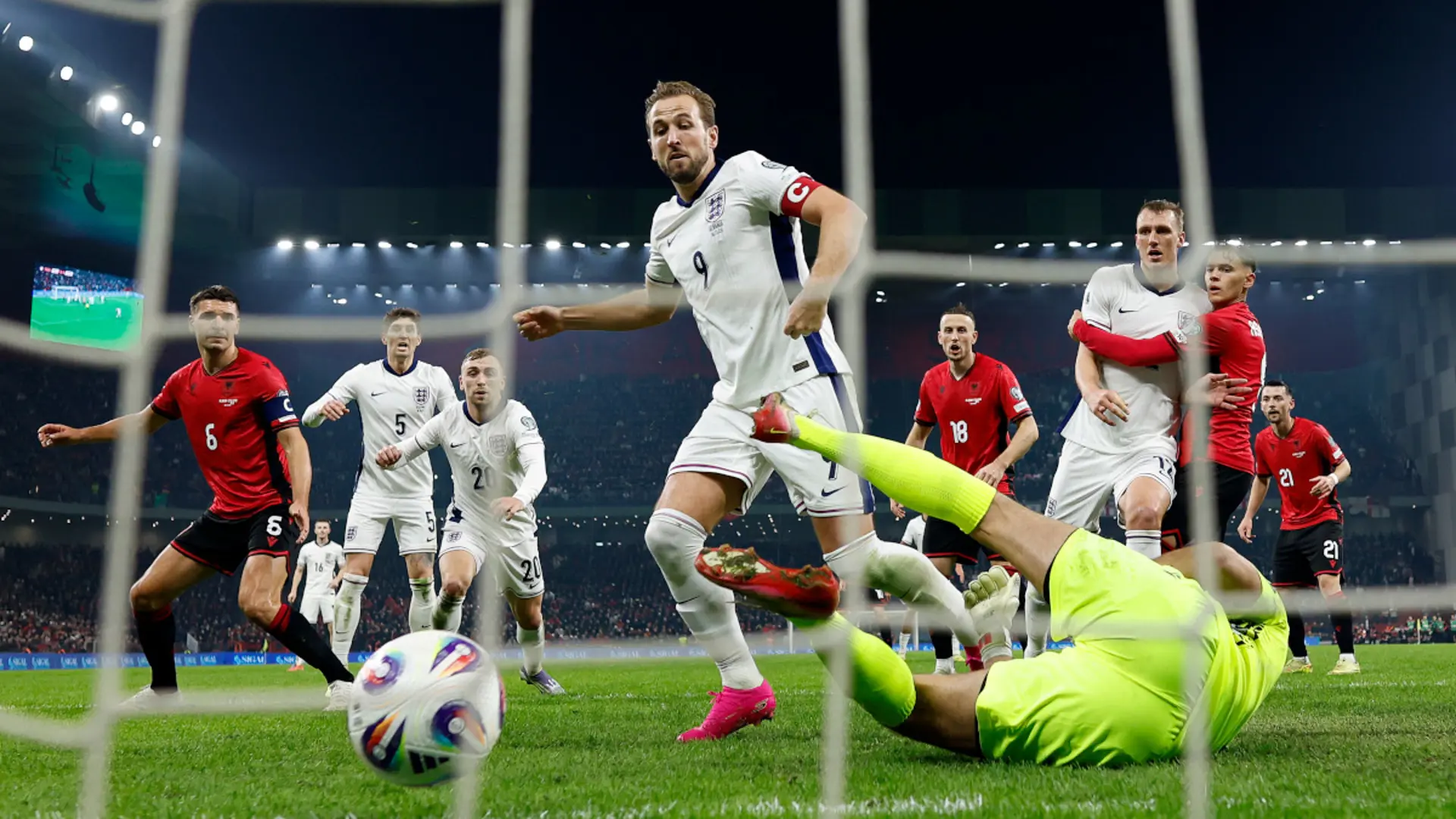 Kane double gives England record-setting finish on road to World Cup