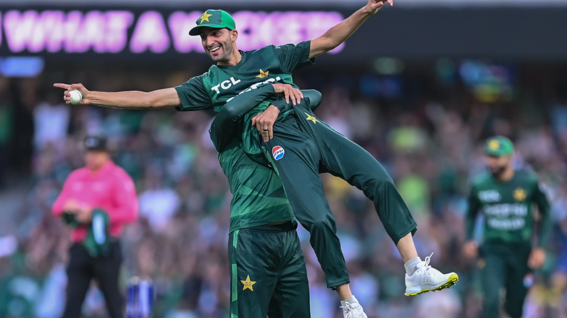 Muqeem stars as Pakistan crush Zimbabwe to win T20 series