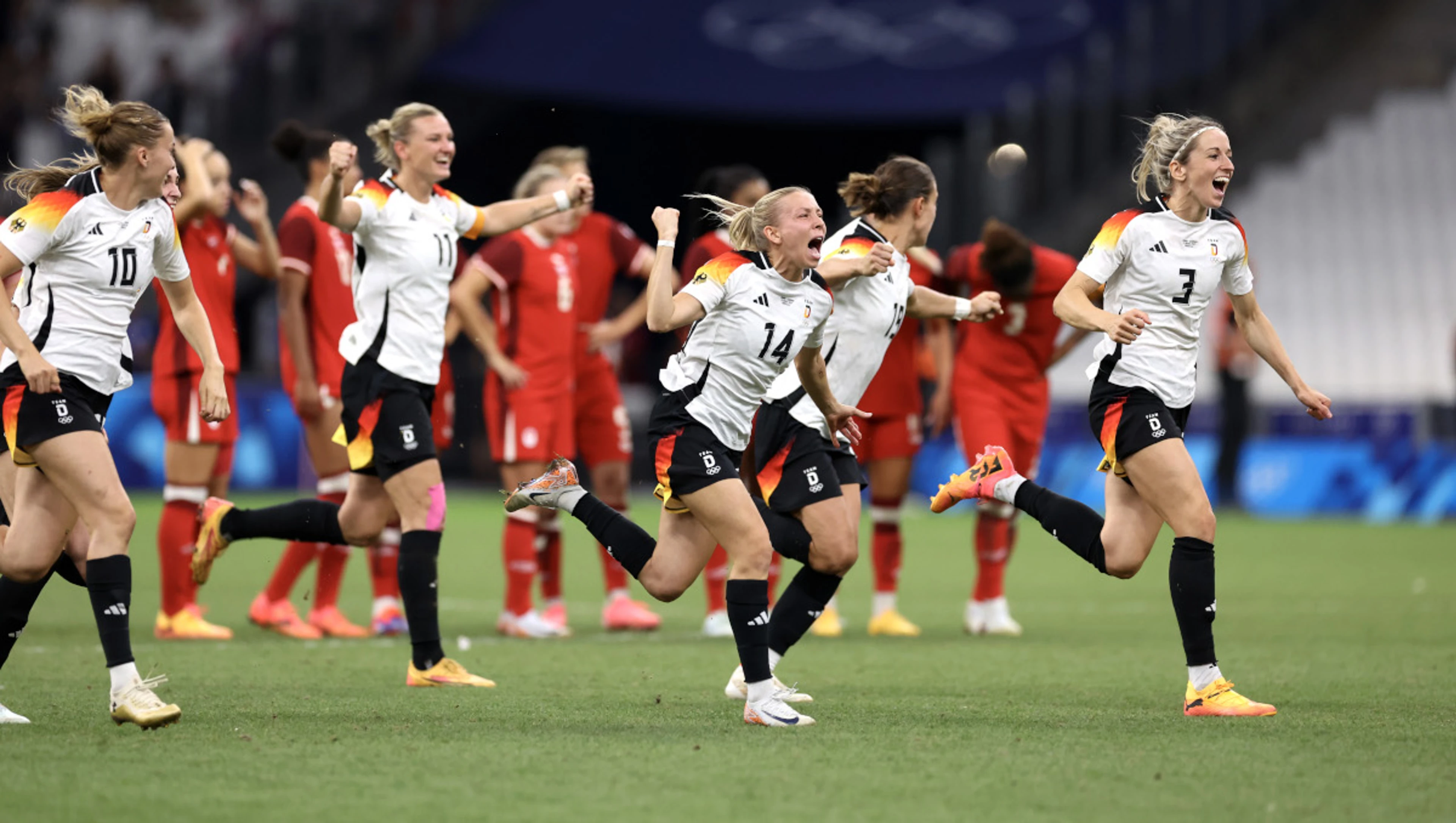 Reigning champions Canada knocked out of Olympic women's football