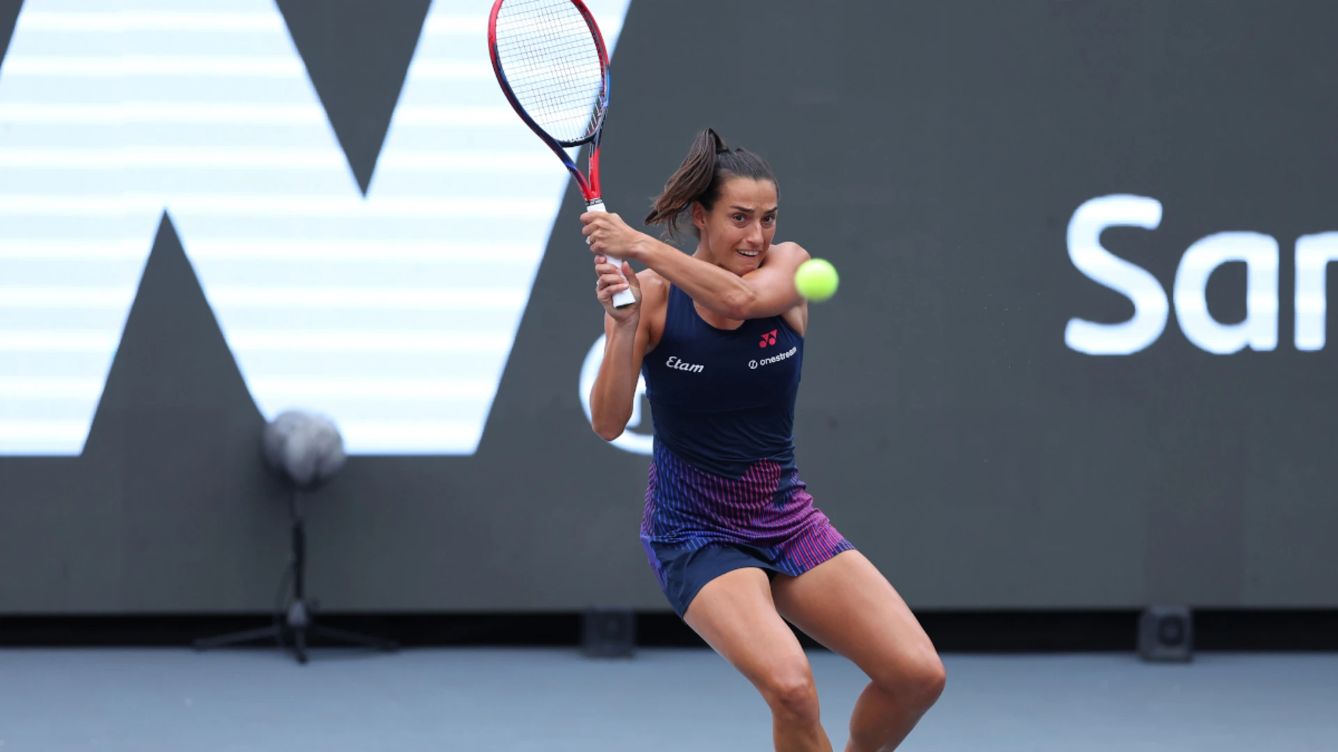 Garcia into Guadalajara semis as Bouzkova withdraws