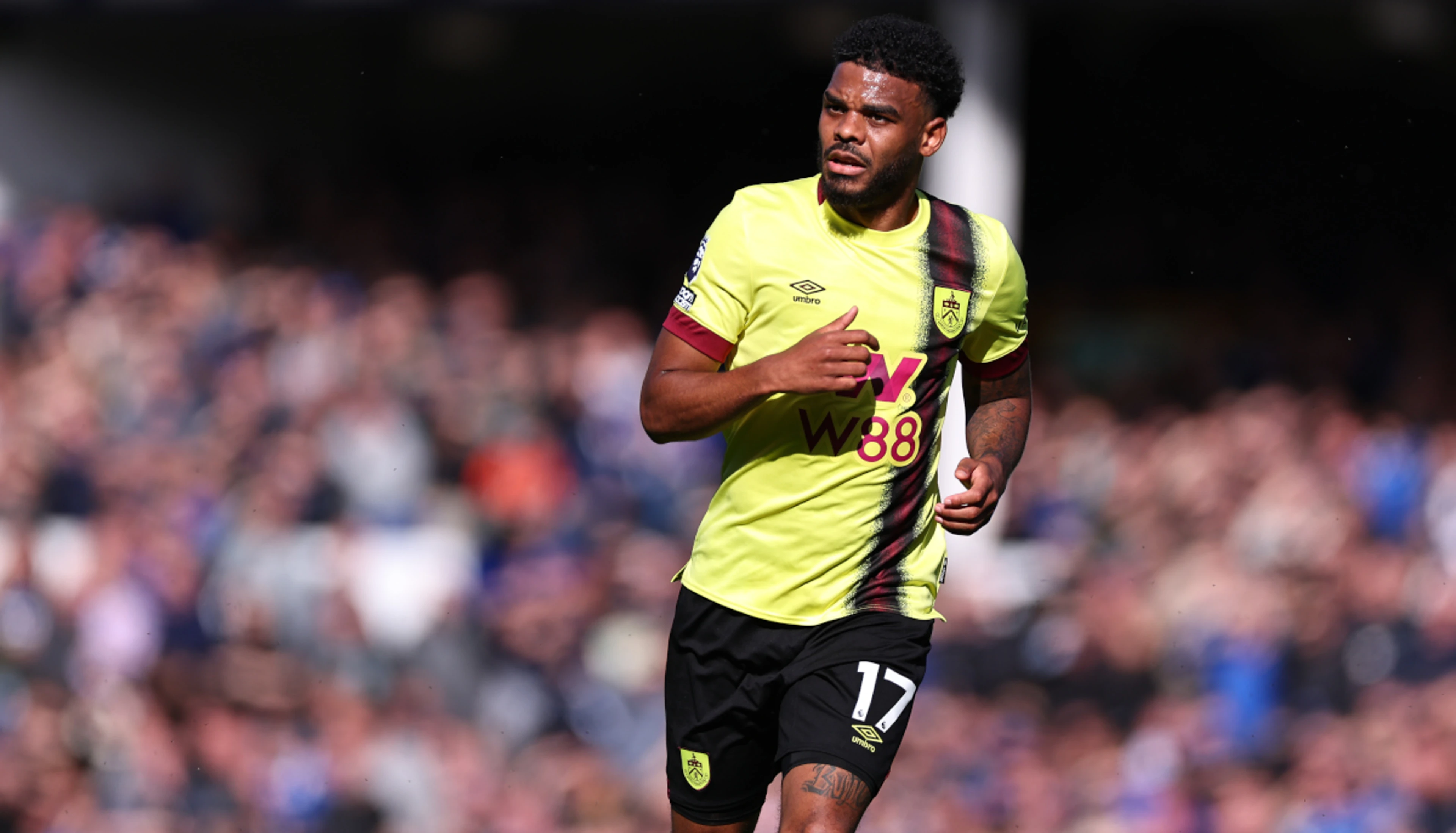 Kompany leaps to own defence over Foster's Burnley fielding