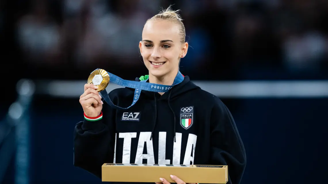 Italy's D'Amato gets 'stroke of luck' in historic Paris beam victory ...