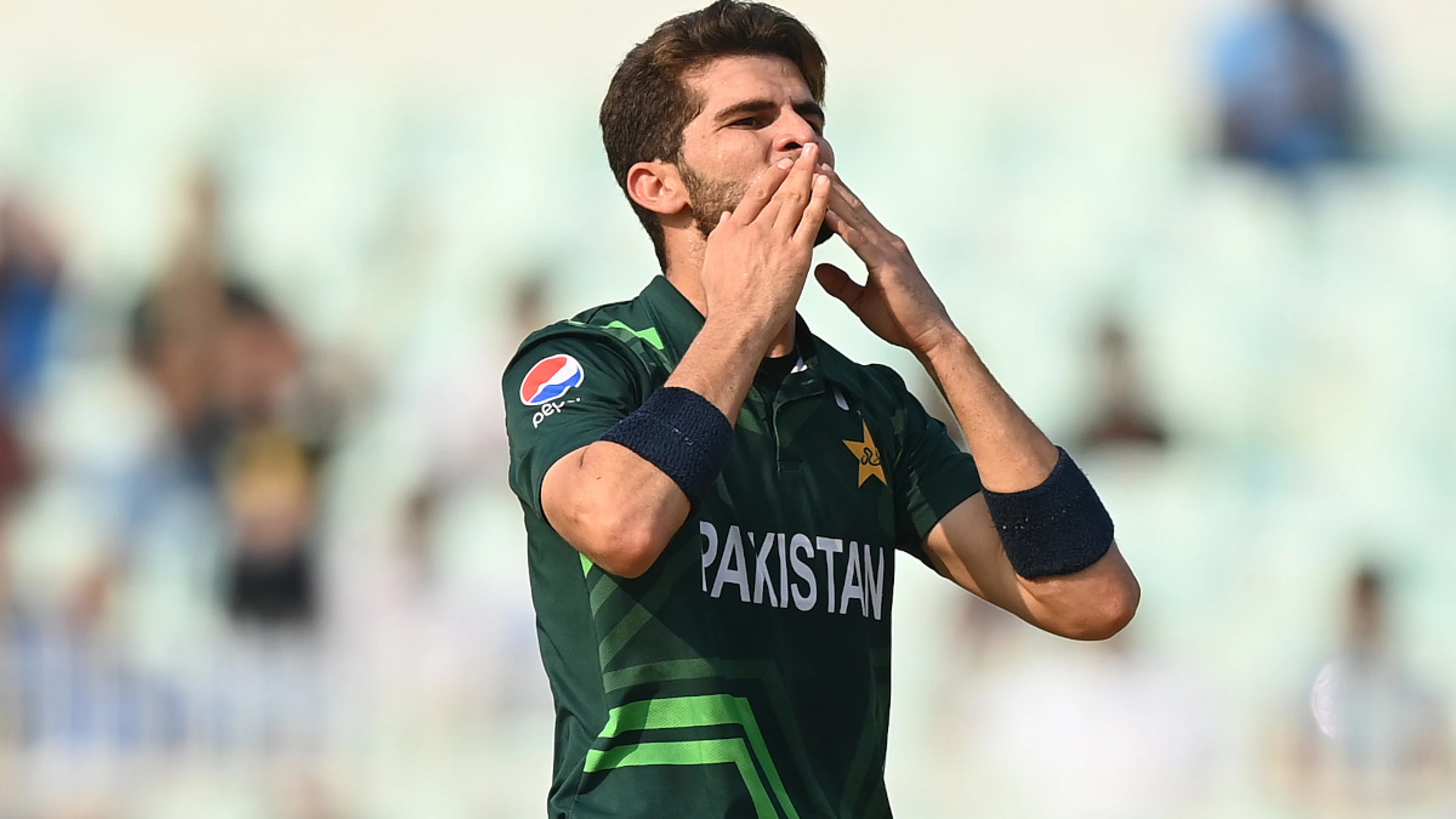 Pakistan down Bangladesh to stay alive at World Cup