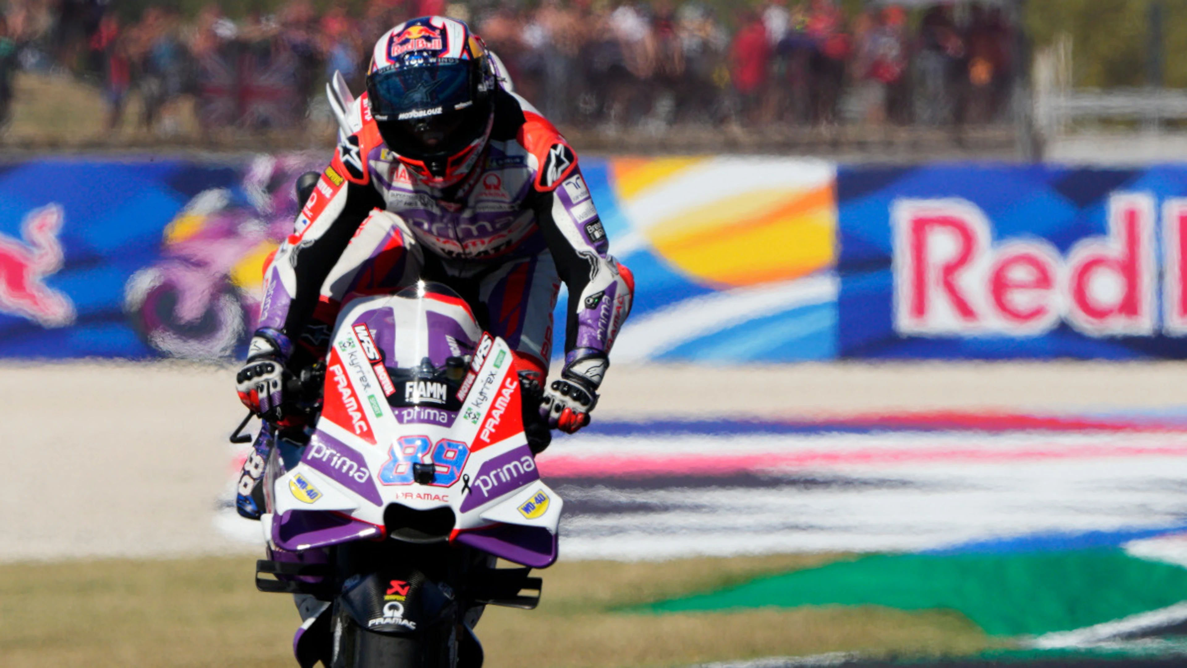 Martin holds off wounded Italians to seal San Marino GP double