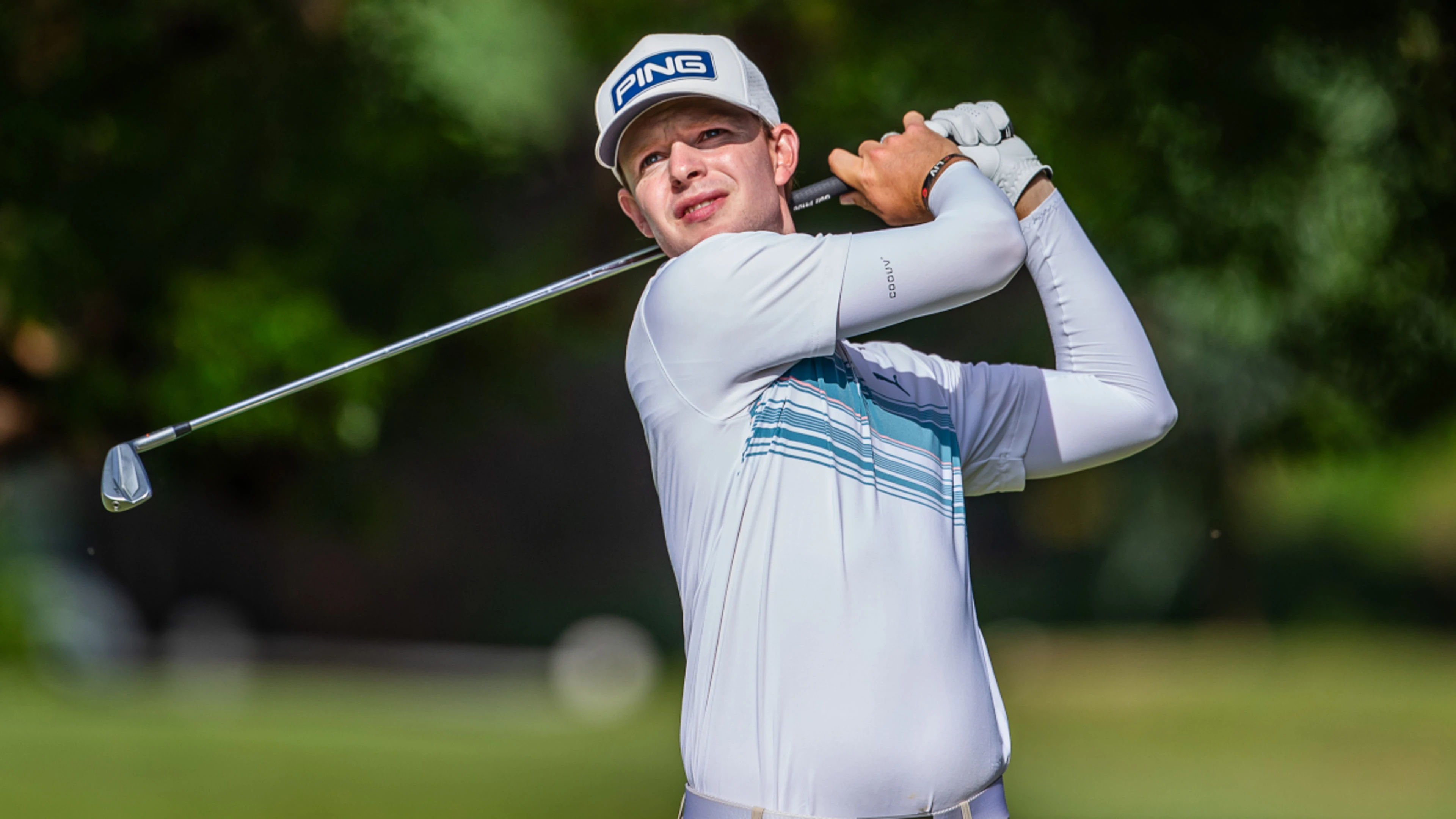 Patient Broomhead hangs onto SunBet Challenge lead