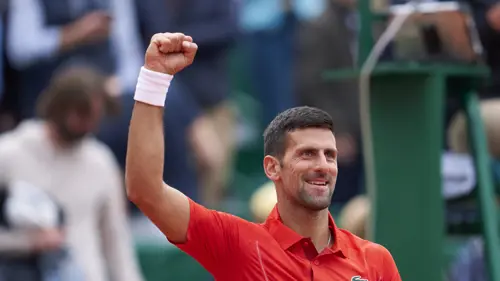 Djokovic gana el quinto título Laureus y el premio por equipos femeninos en España