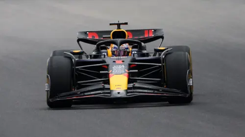 Verstappen blasts past Hamilton to Chinese GP sprint