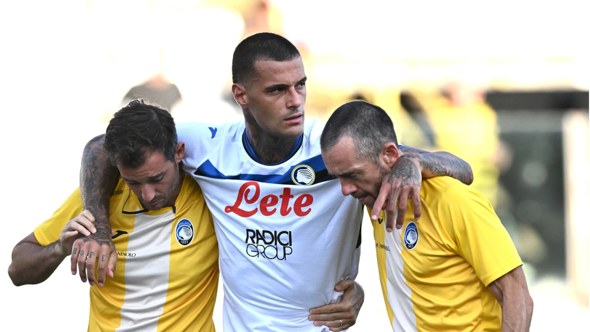 Italy striker Scamacca tears knee ligament