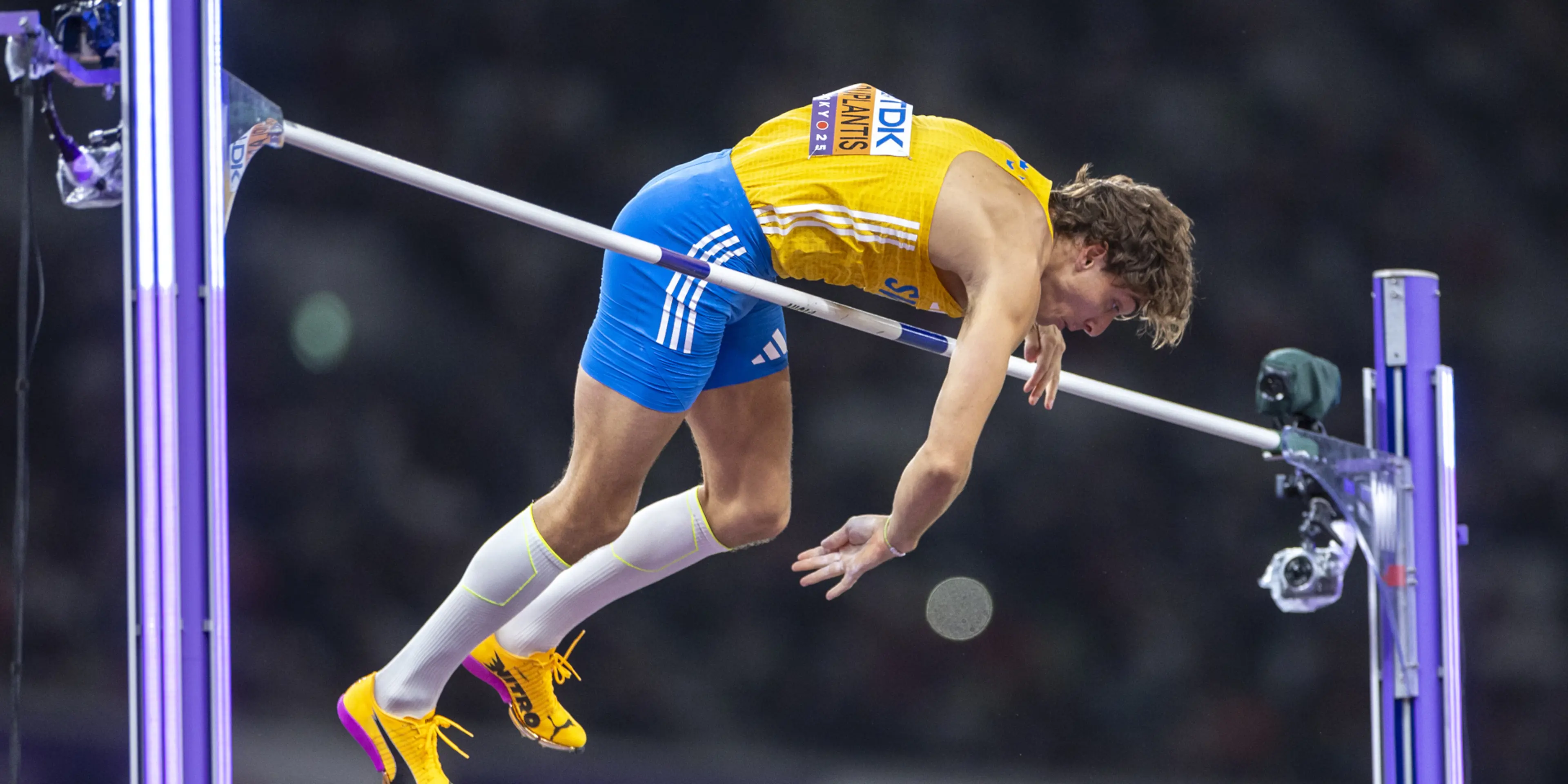 Duplantis shakes off illness to extend pole vault streak