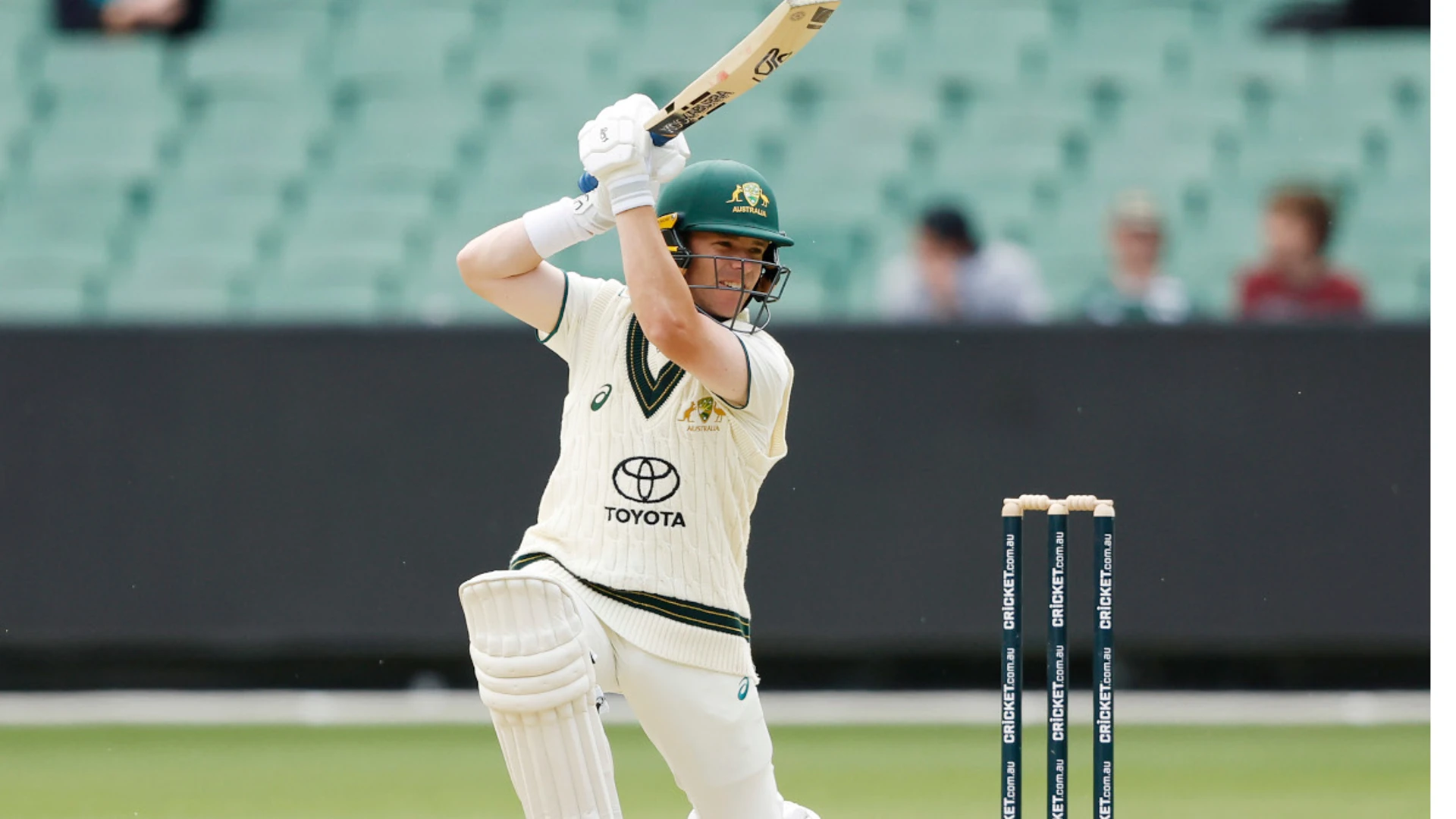 Harris thrusts himself into pole position in Australia 'bat-off'