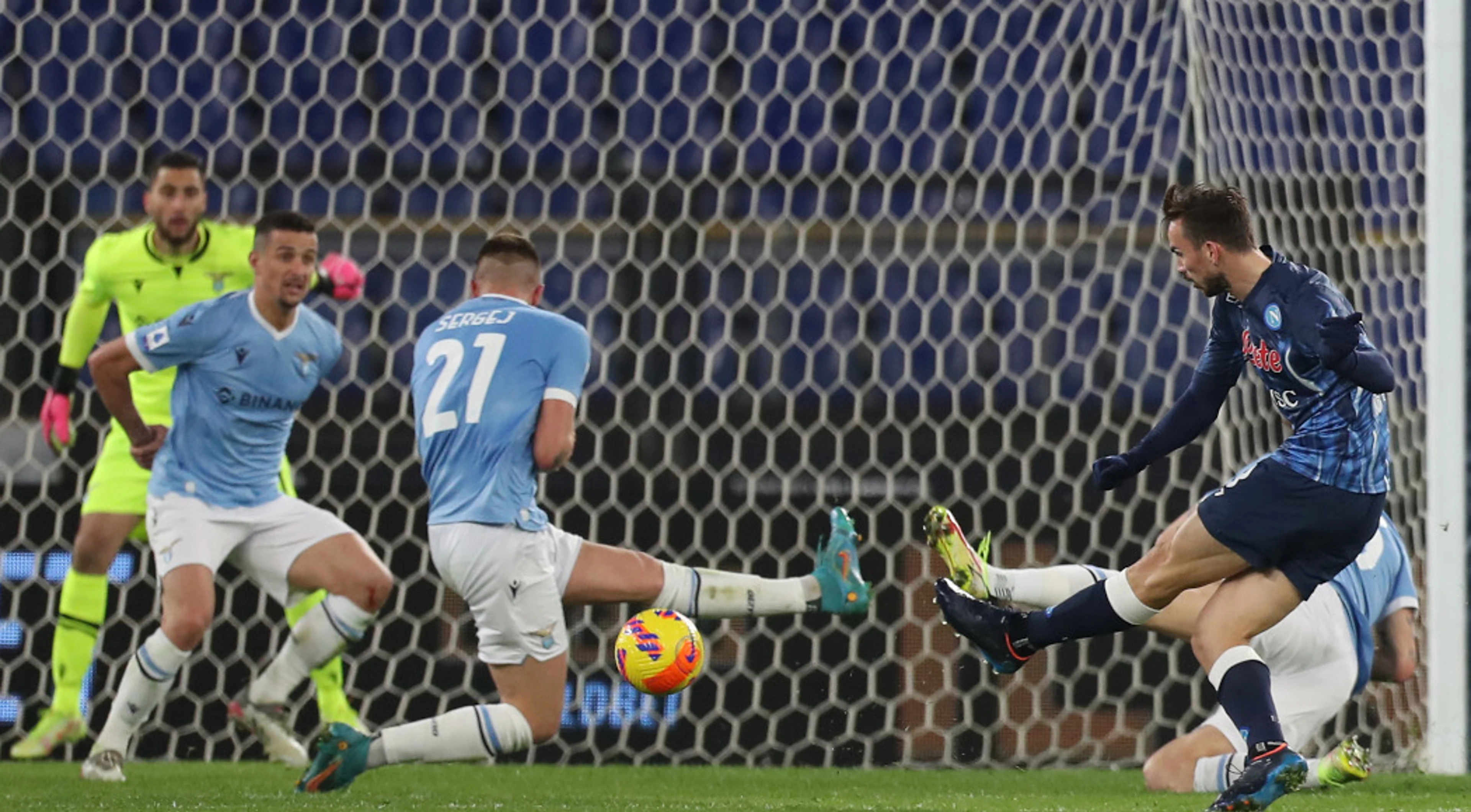 Fabian Ruiz strikes late at Lazio to fire Napoli top