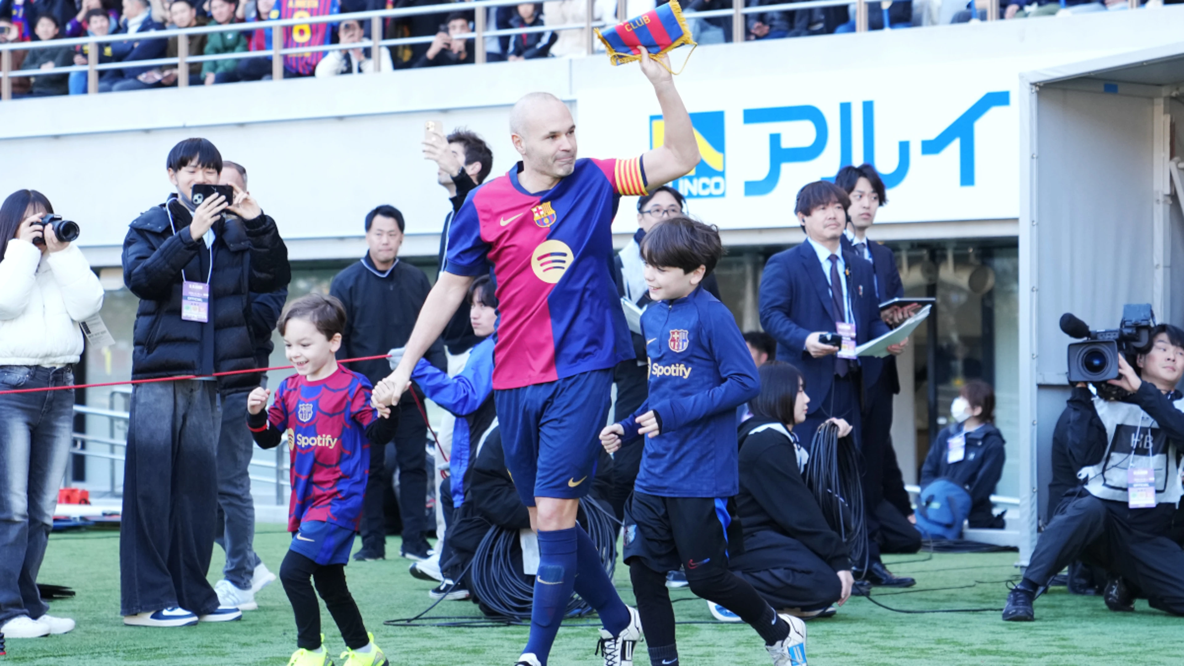 Iniesta bids farewell to glittering career in front of 45 000 in Tokyo