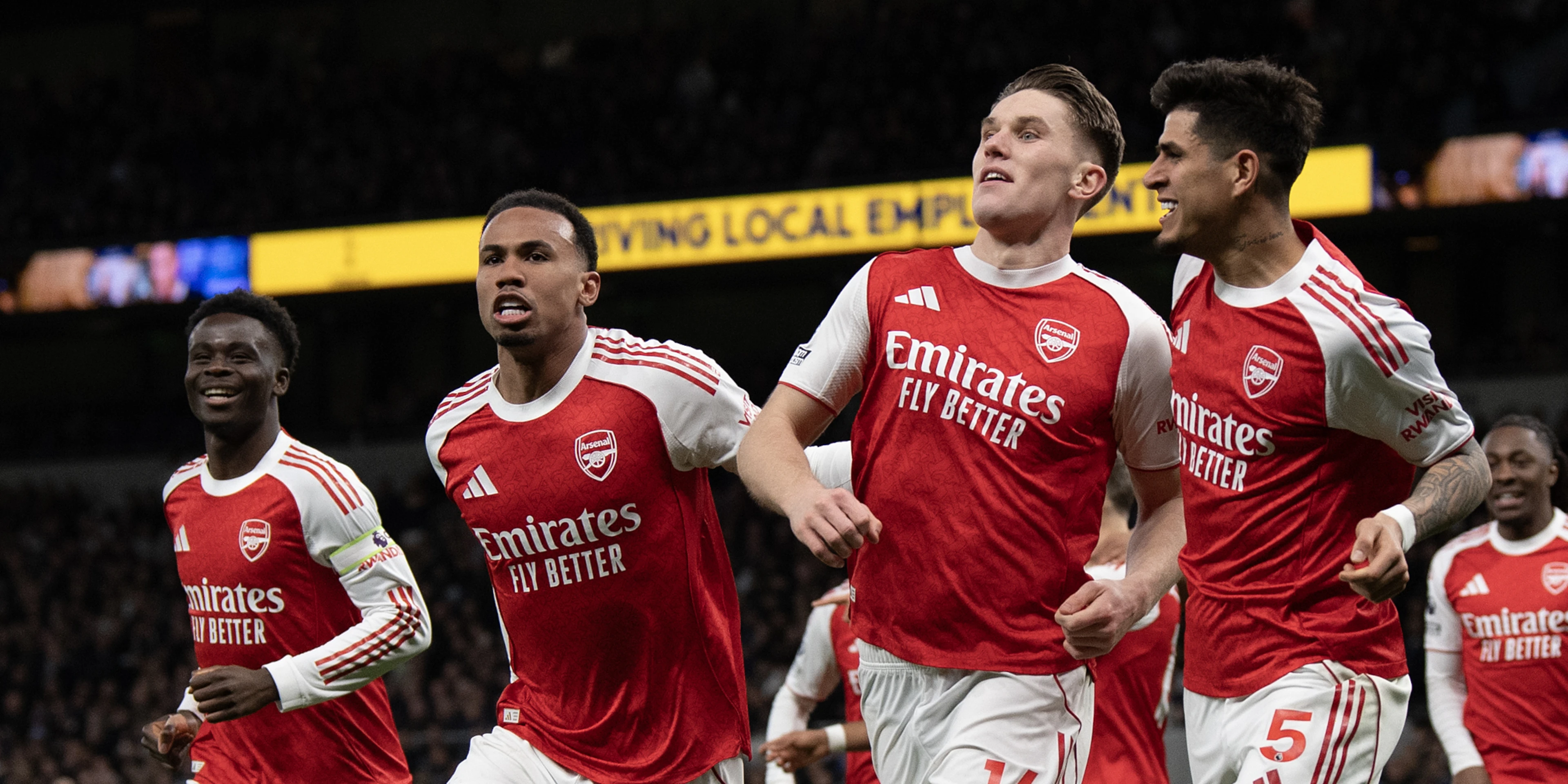 Arsenal face Chelsea title test, troubled Spurs in spotlight
