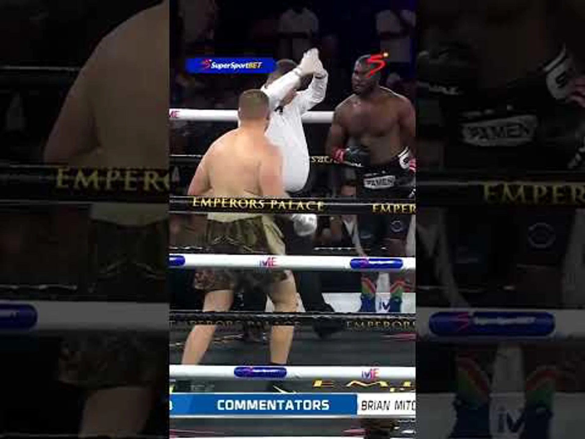 Alberts crushes Shitana in the first round.