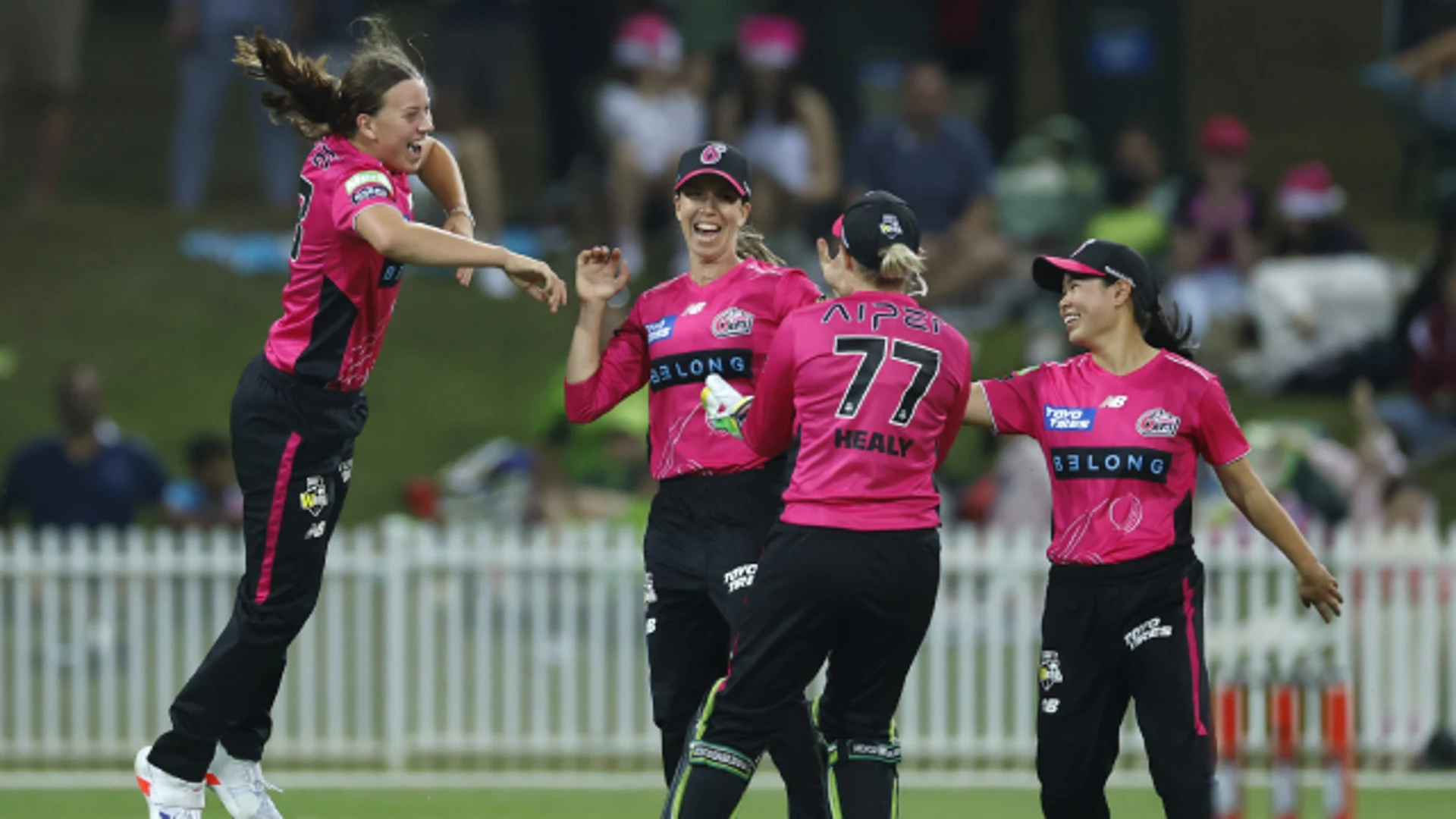 Sydney Thunder v Sydney Sixers | Match Highlights | Women's Big Bash League