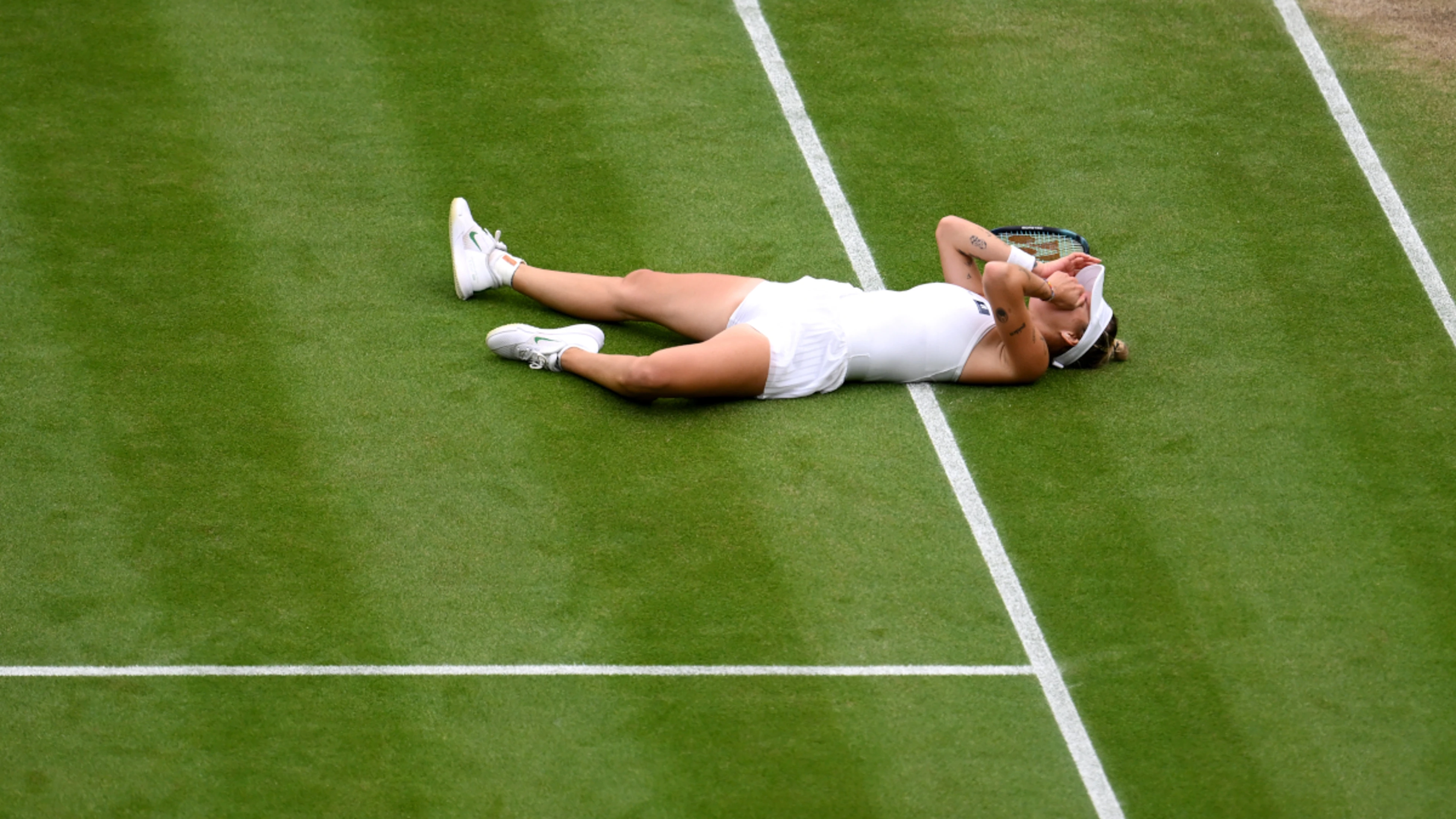 Vondrousova becomes first unseeded woman to win Wimbledon in Open era