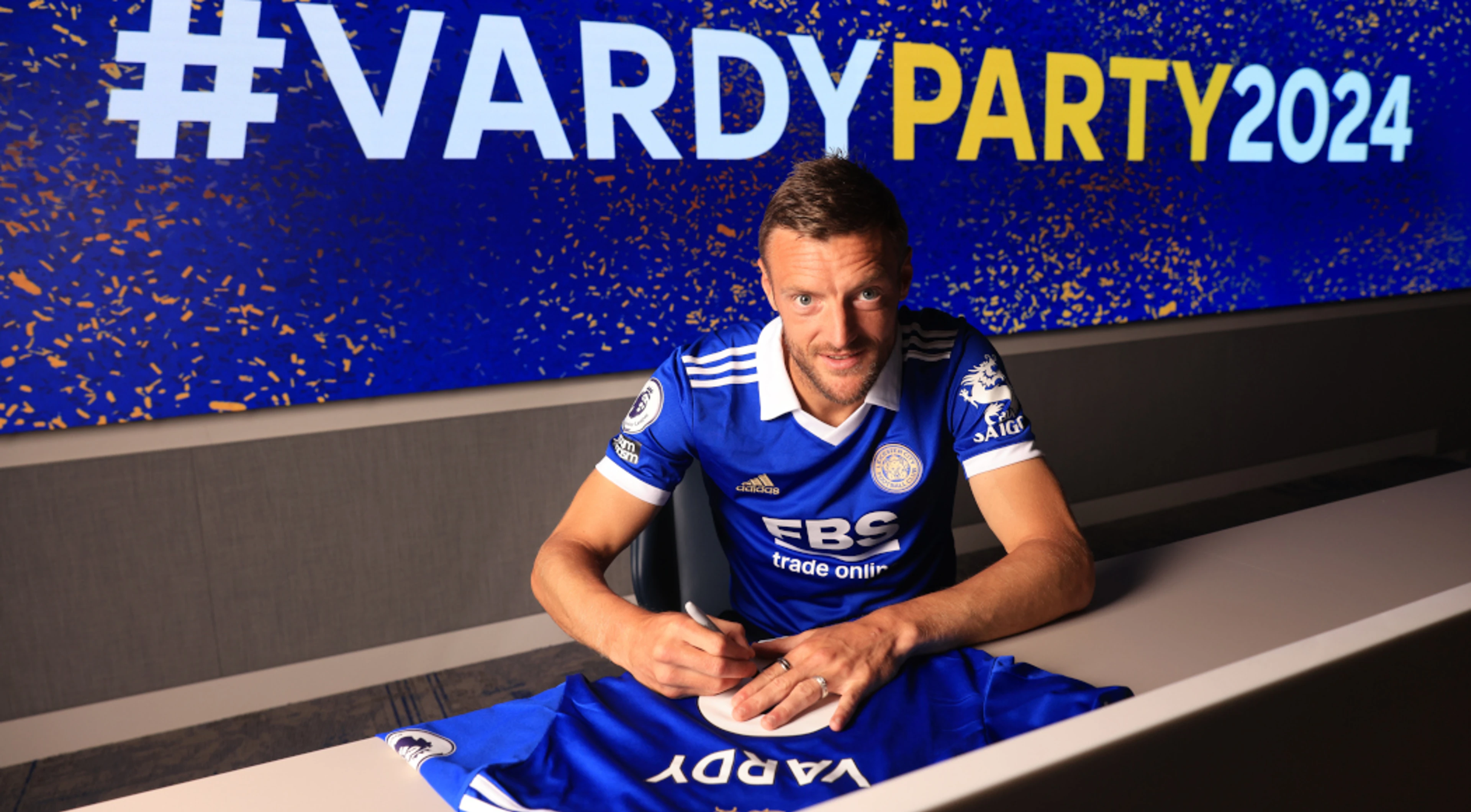 Vardy extends Leicester contract until 2024
