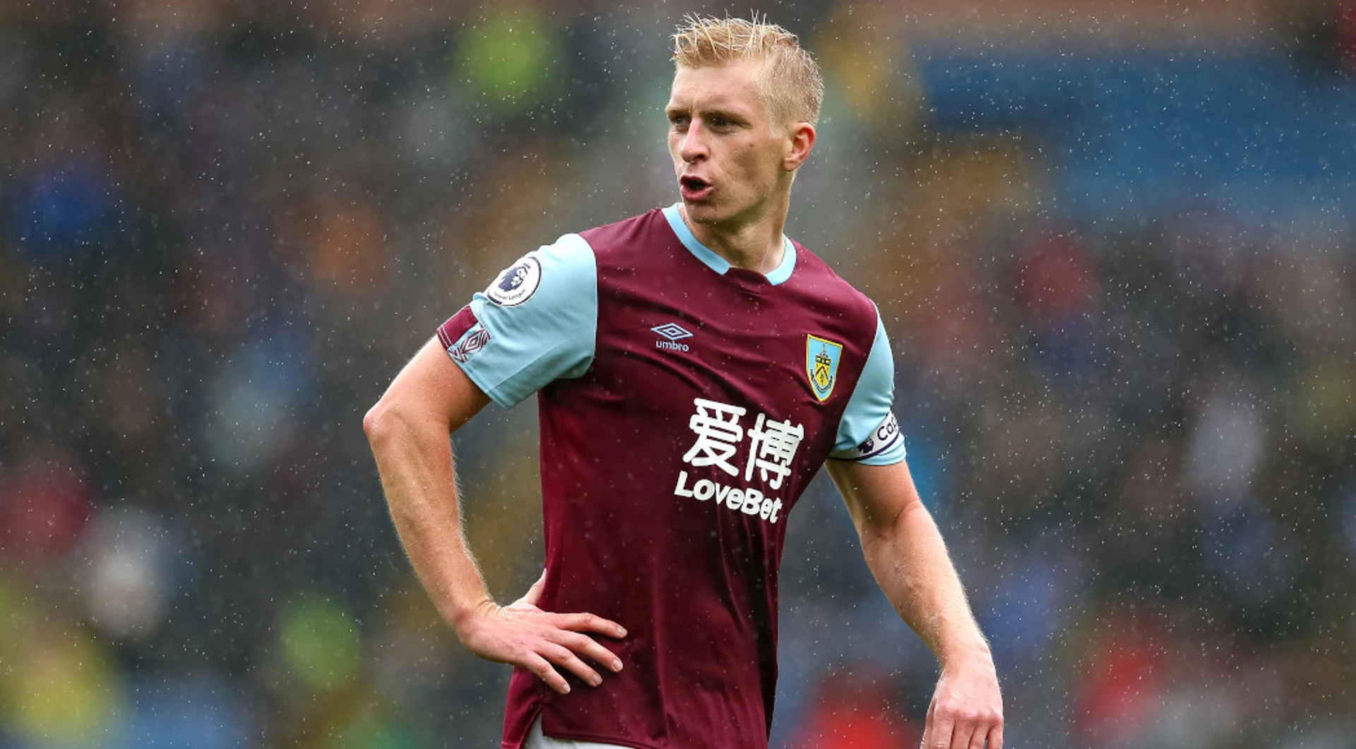 Khám Phá Ben Mee – Kinh Nghiệm Và Sự Ổn Định Ở Hàng Phòng Ngự Khám Phá Ben Mee – Kinh Nghiệm Và Sự Ổn Định Ở Hàng Phòng Ngự