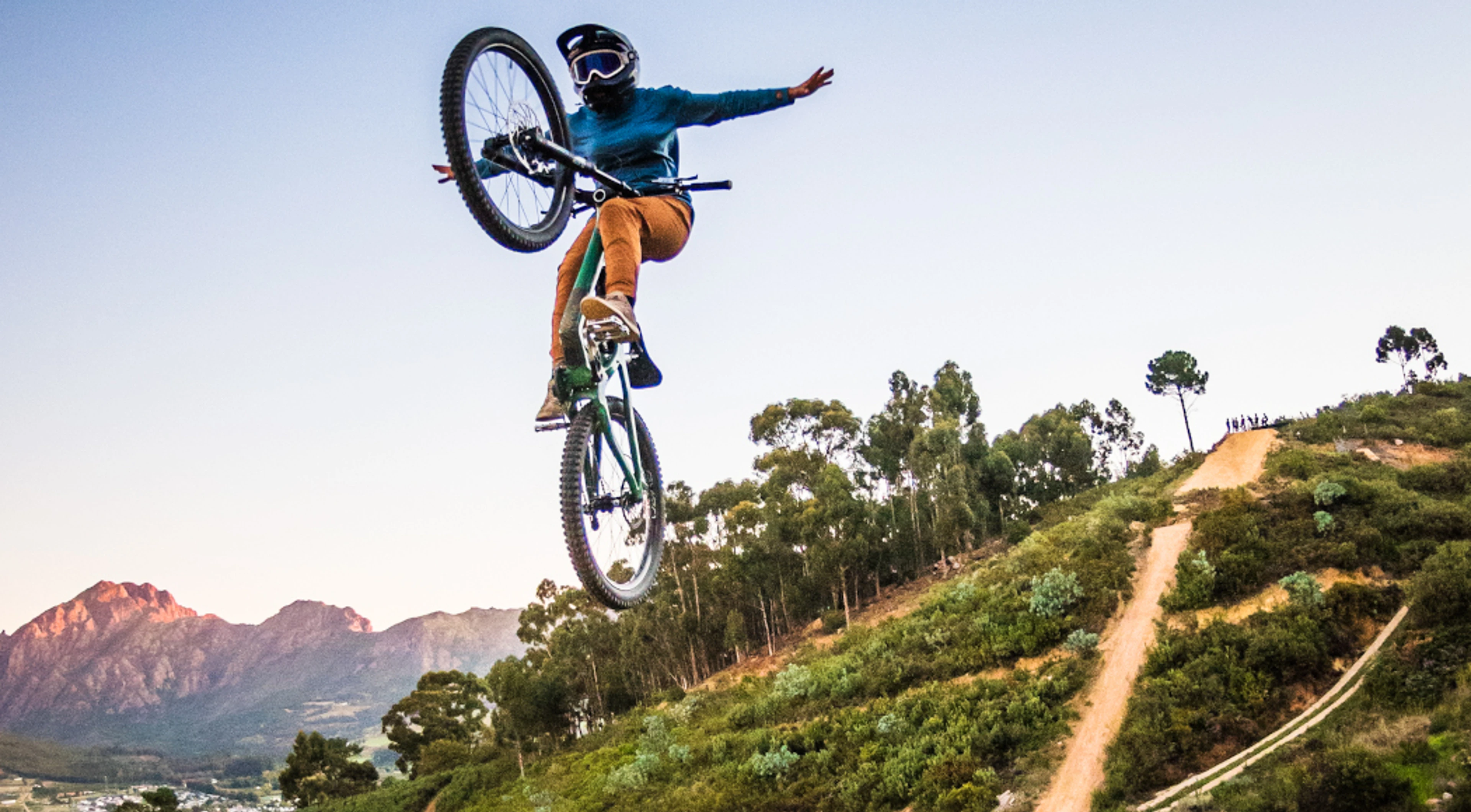 Darkfest inspires world's best female freeriders