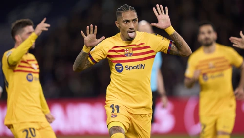 Raphinha scores twice to help Barca fight back and win at PSG | SuperSport