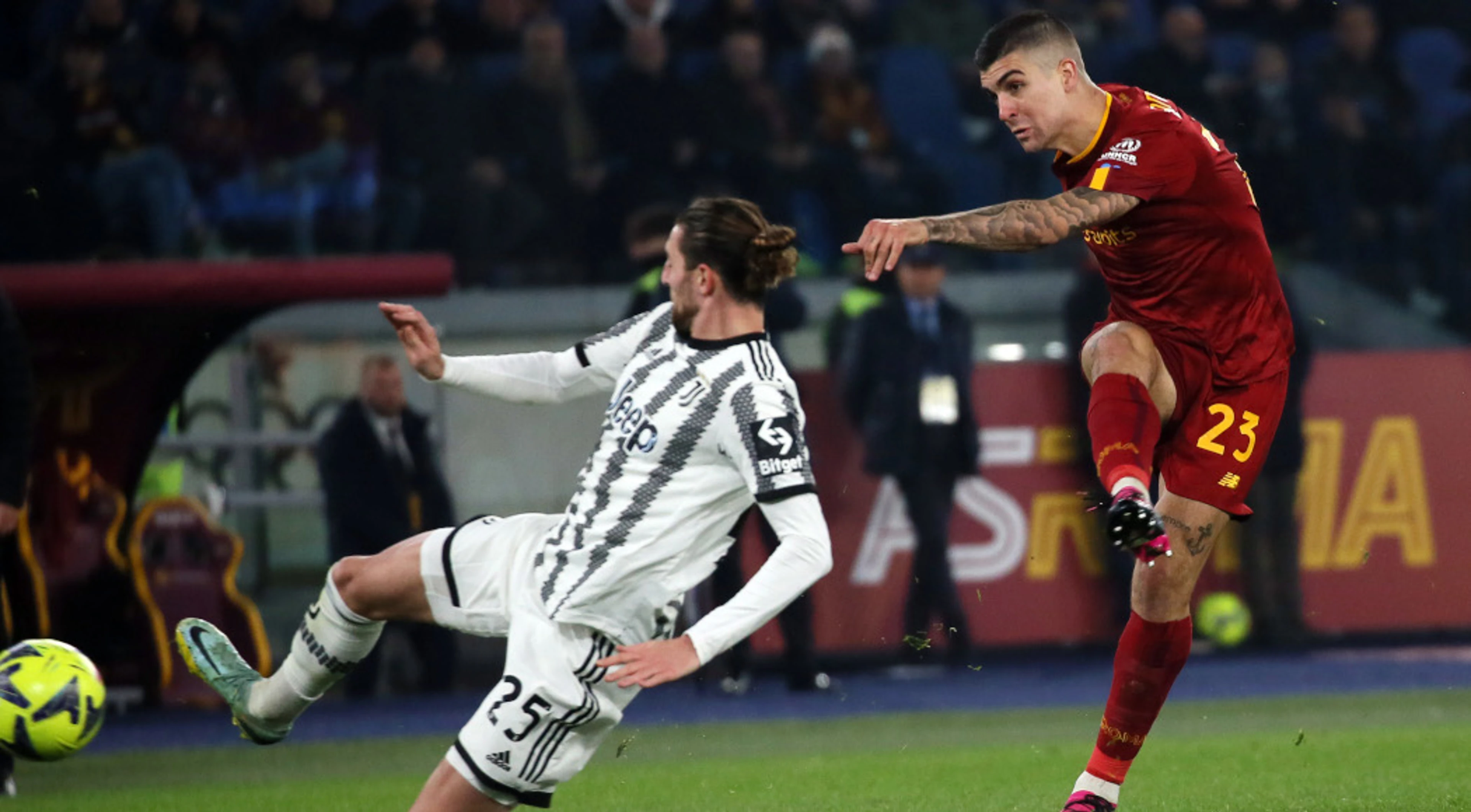 Mancini rocket fires Roma past Juve and into top four