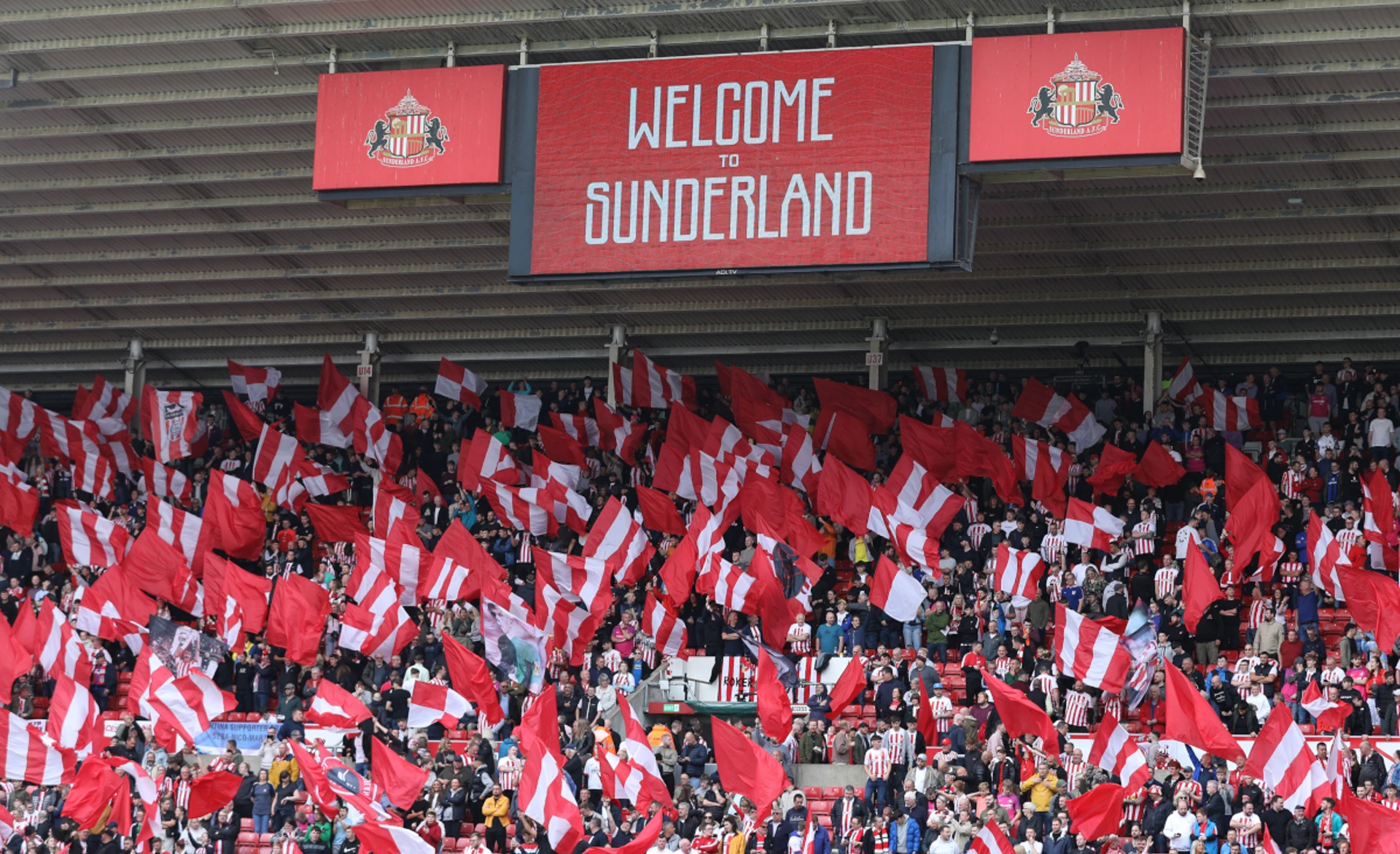 'No way the lads': Sunderland sorry as bar gets Newcastle makeover