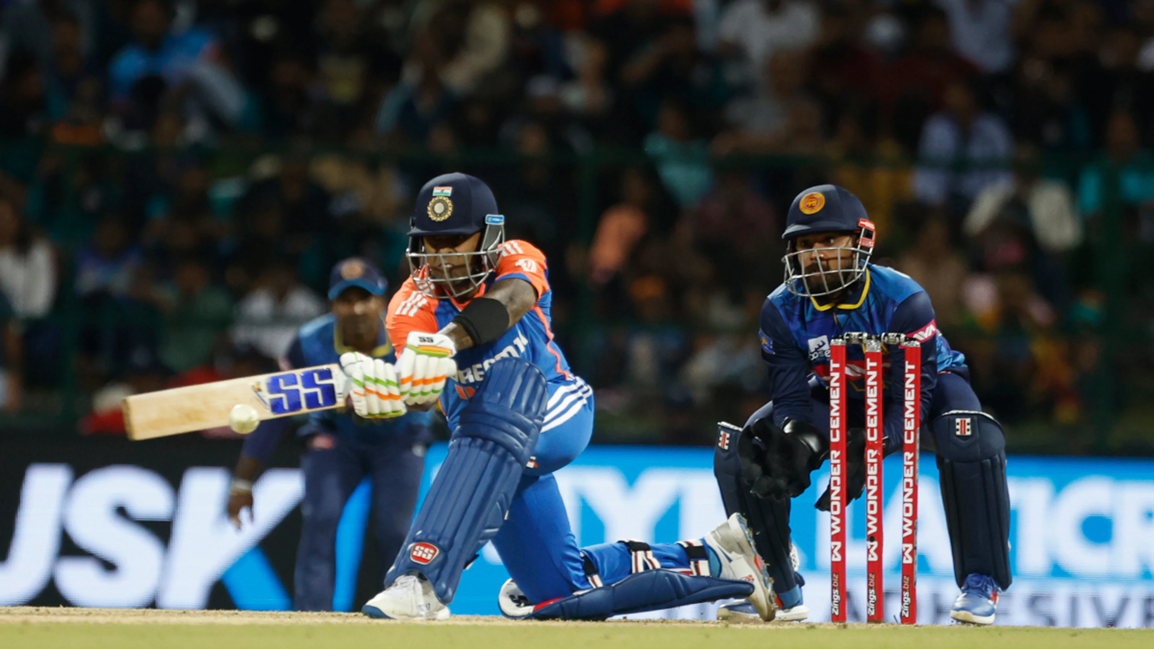 India clinch series in rain-hit T20 after Sri Lanka collapse