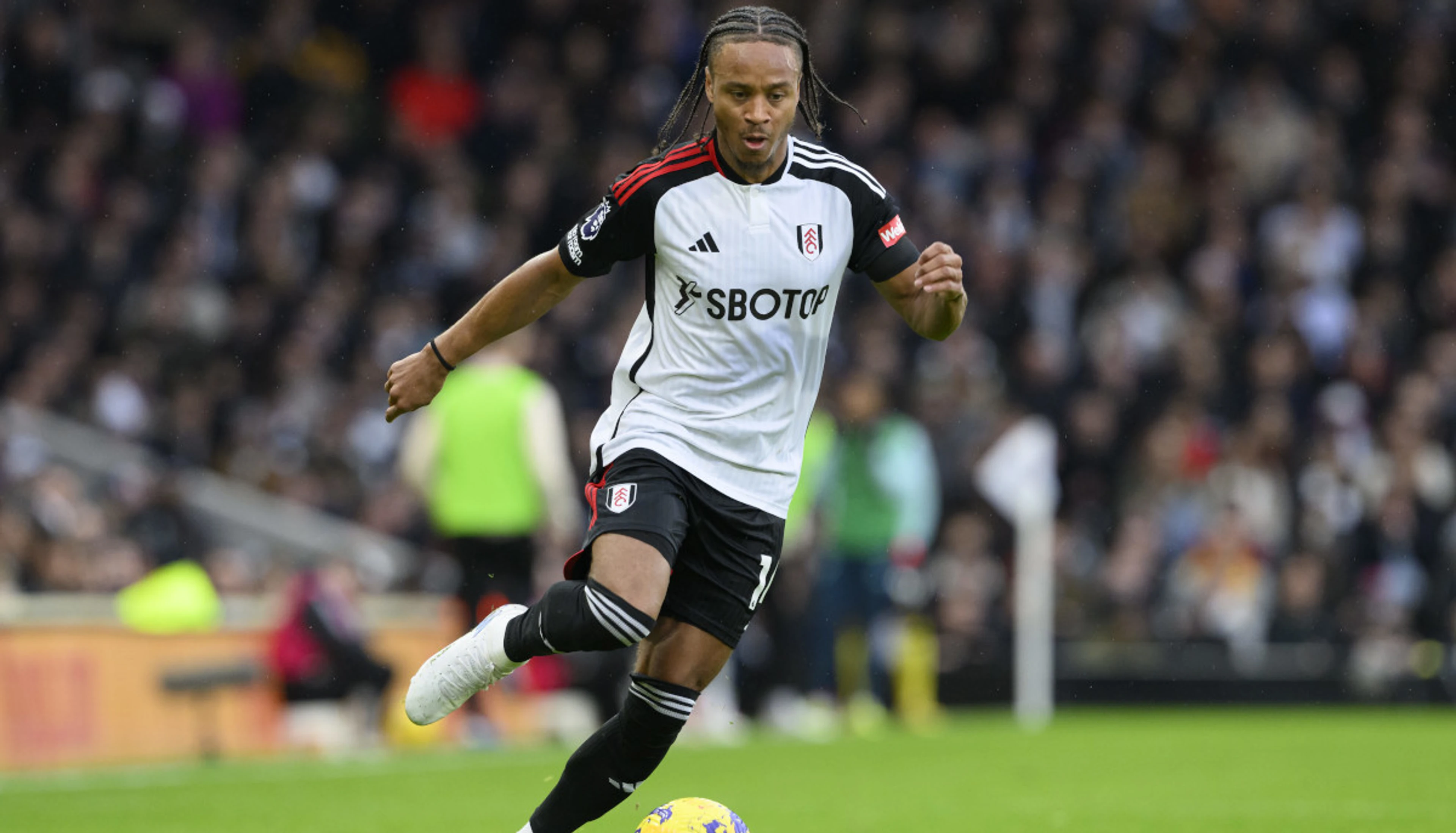 Jamaica's De Cordova-Reid joins Leicester