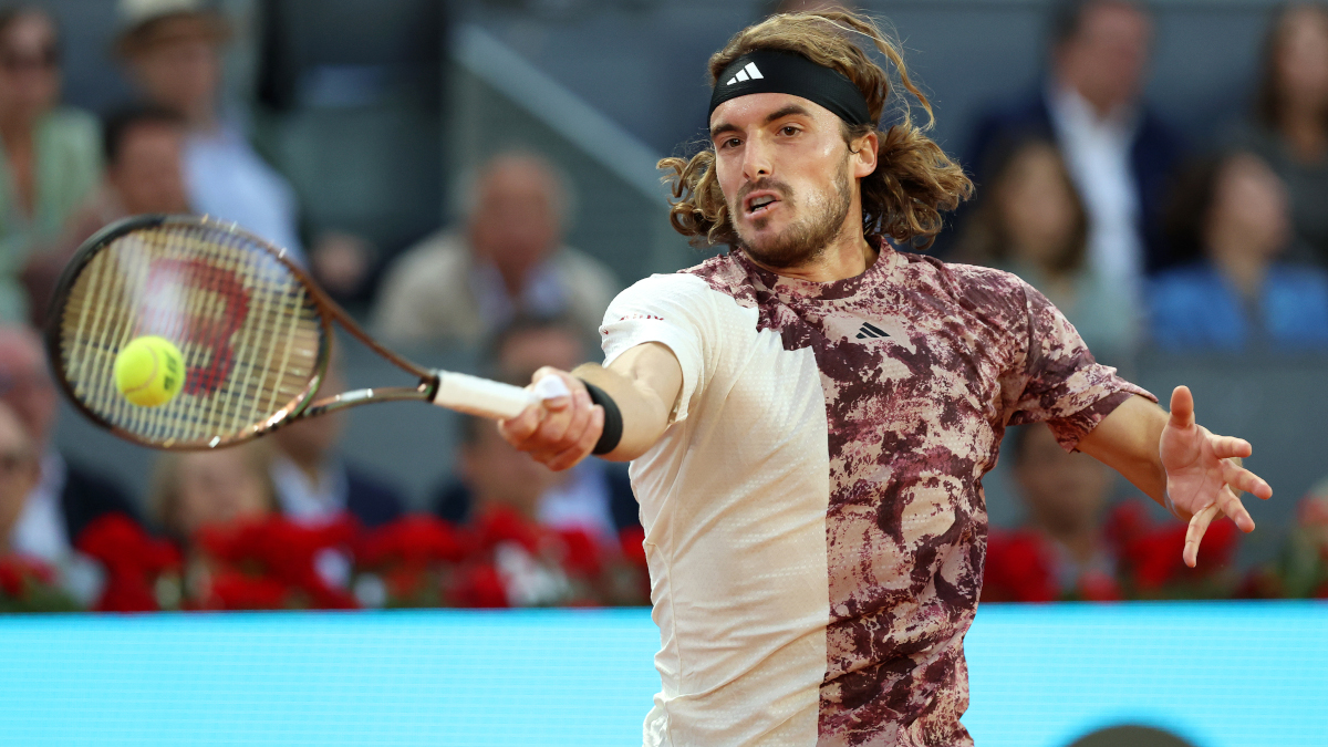 Tsitsipas splits with Philippoussis days before French Open