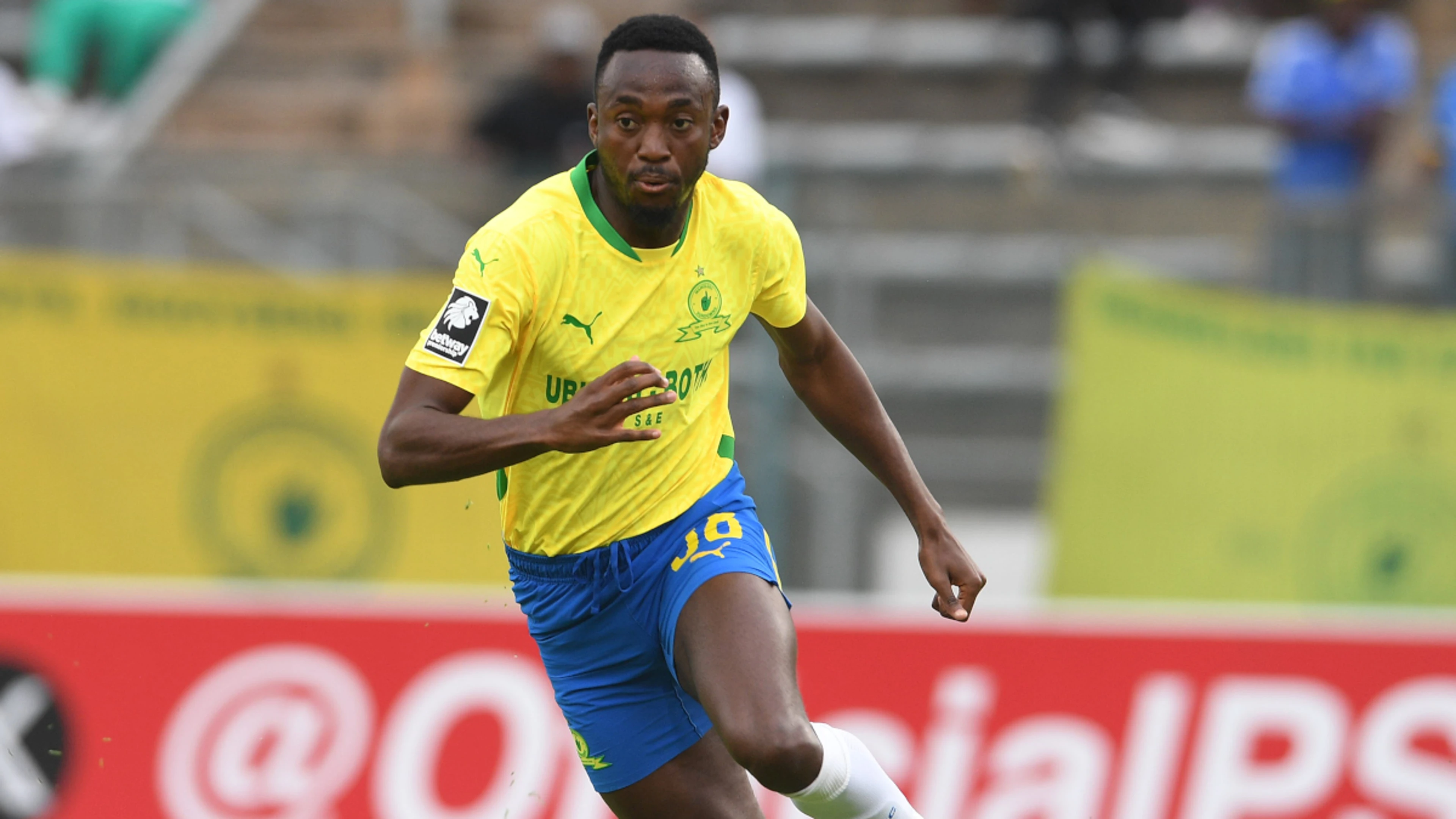 Shalulile moves closer to goalscoring record