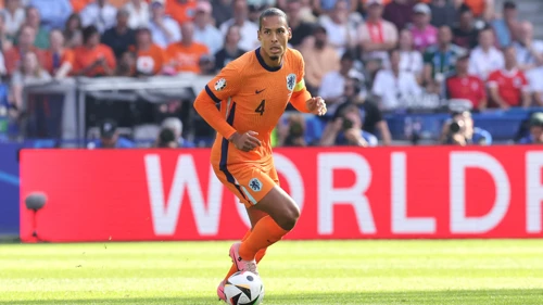 Captain Van Dijk commits to Netherlands after Koeman talks | SuperSport