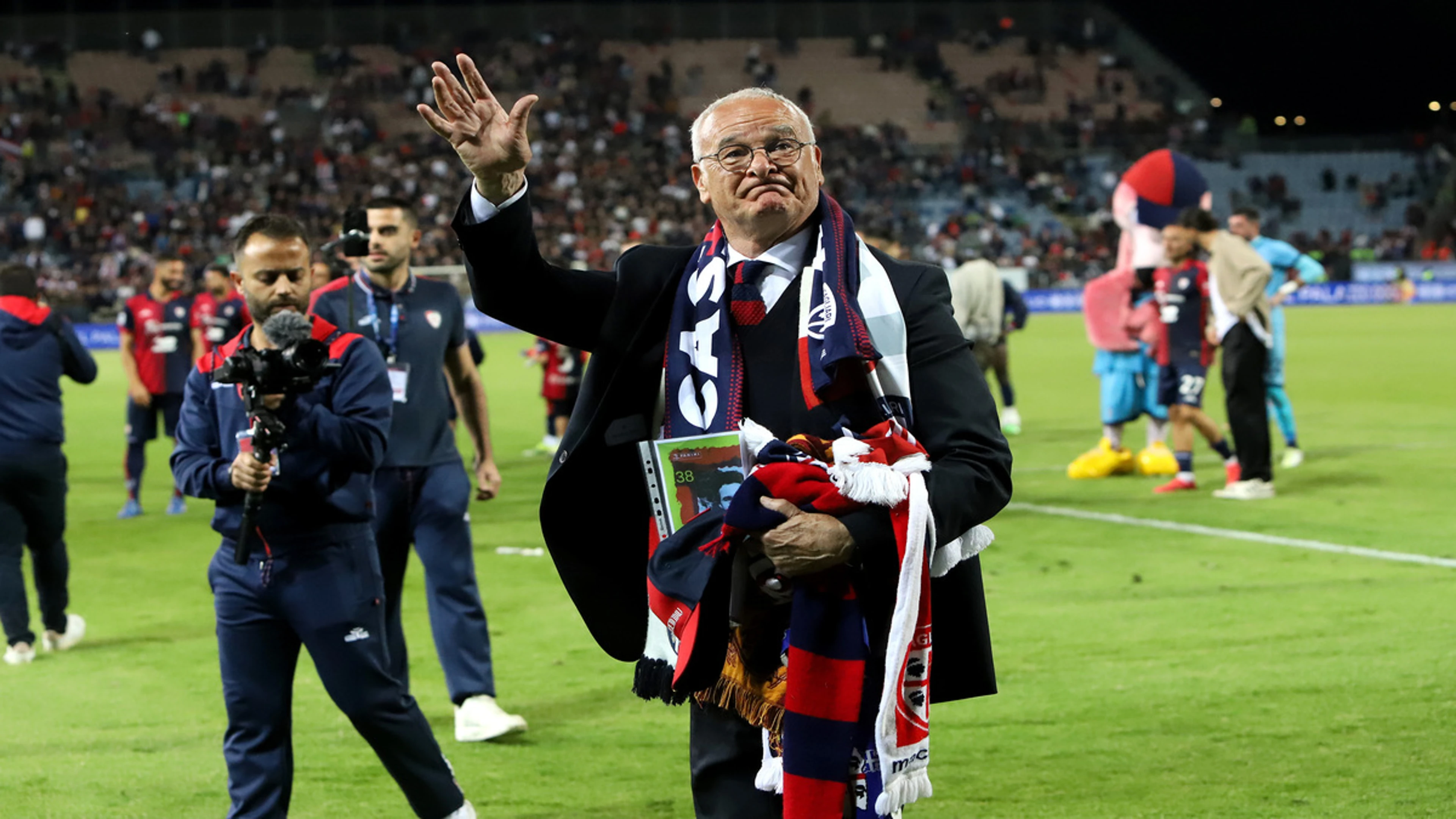 Ranieri bids tearful farewell to Cagliari with last-gasp Fiorentina defeat