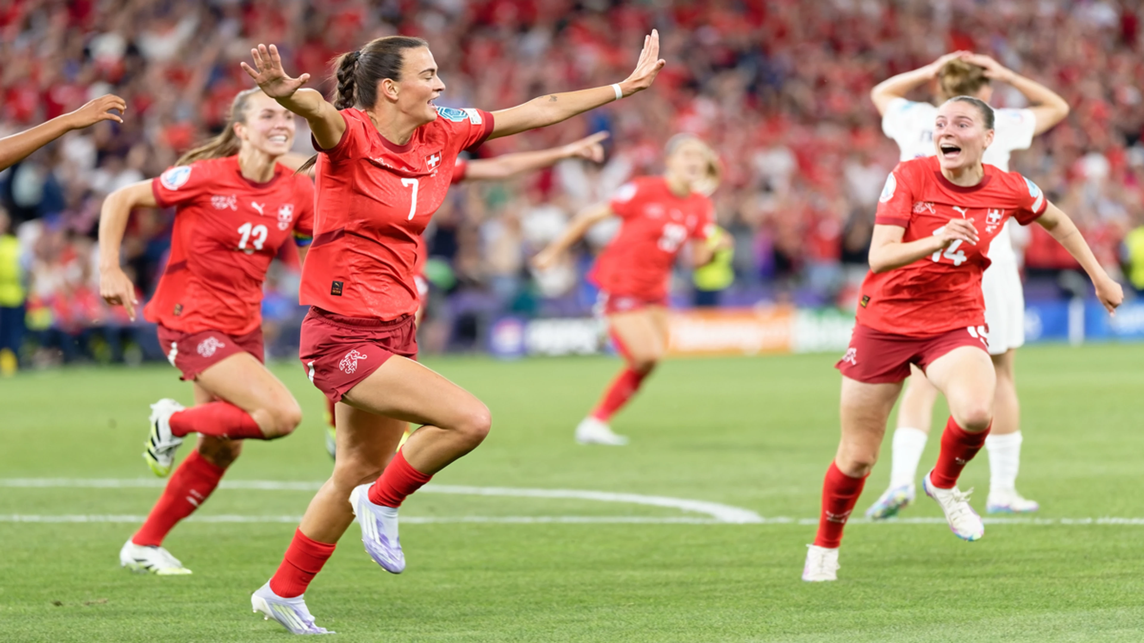 Last-gasp Xhemaili fires Swiss into Euro 2025 quarters