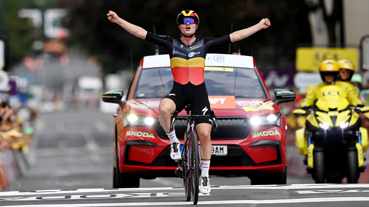 Grieving Kopecky wins first stage of women's Tour de France