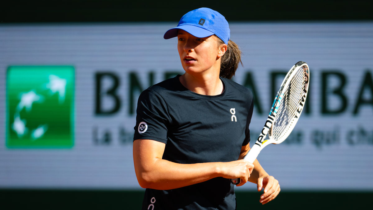 Swiatek braced for tougher path to third Paris title