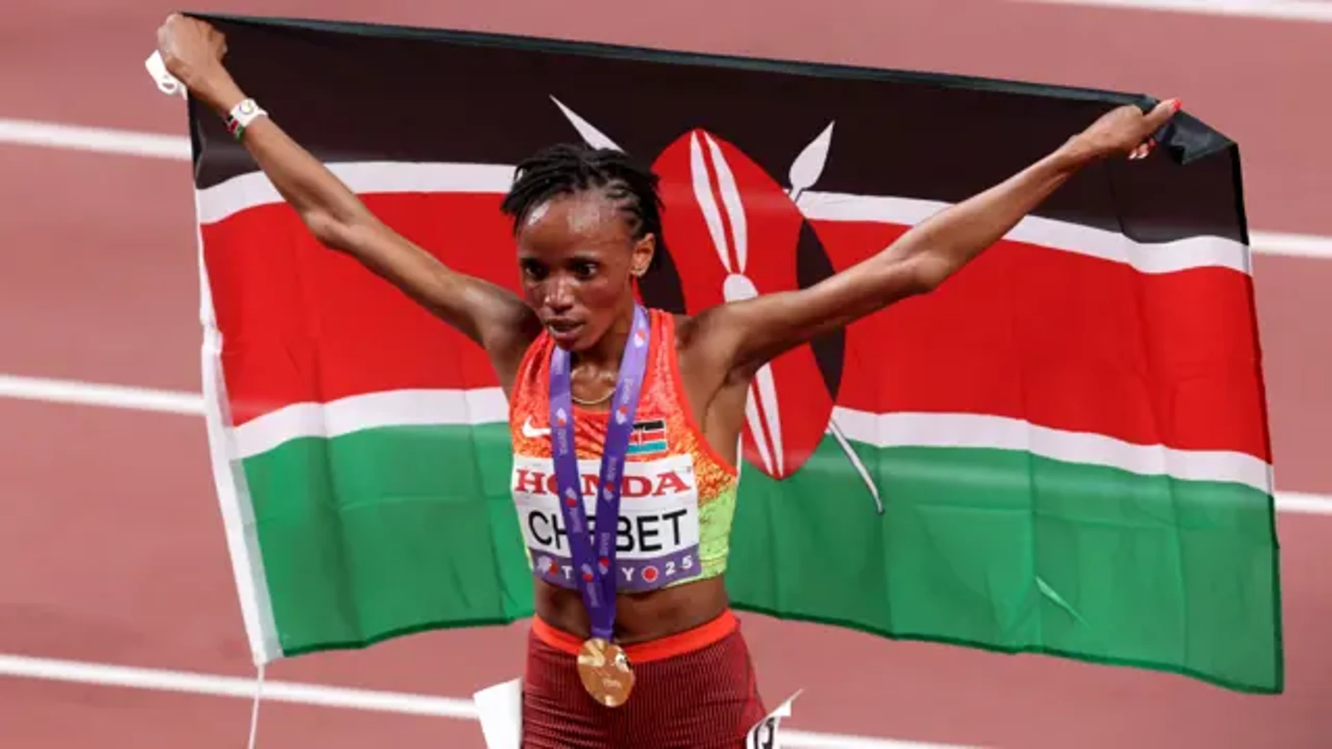 WHAT A FINISH: Spectacular Chebet claims 10 000m crown for Kenya