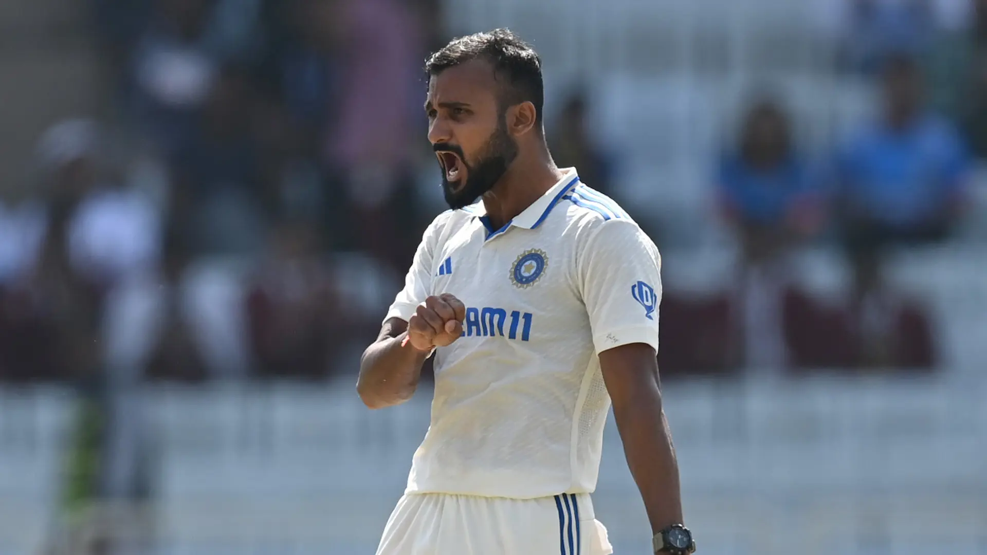 Day4:Deep leaves England on brink of defeat as India eye series-levelling win