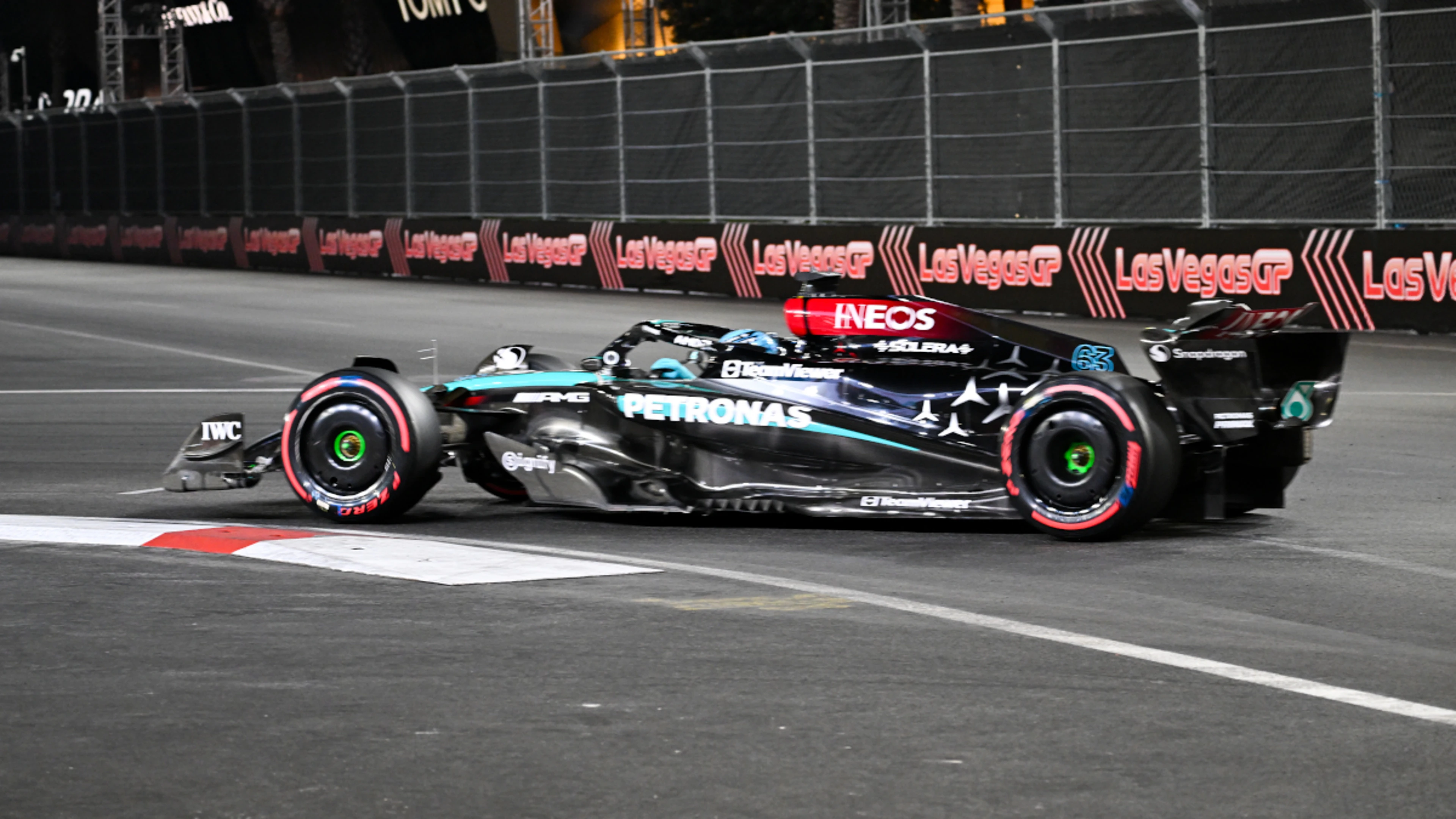 Russell on Vegas pole, Verstappen ahead of Norris