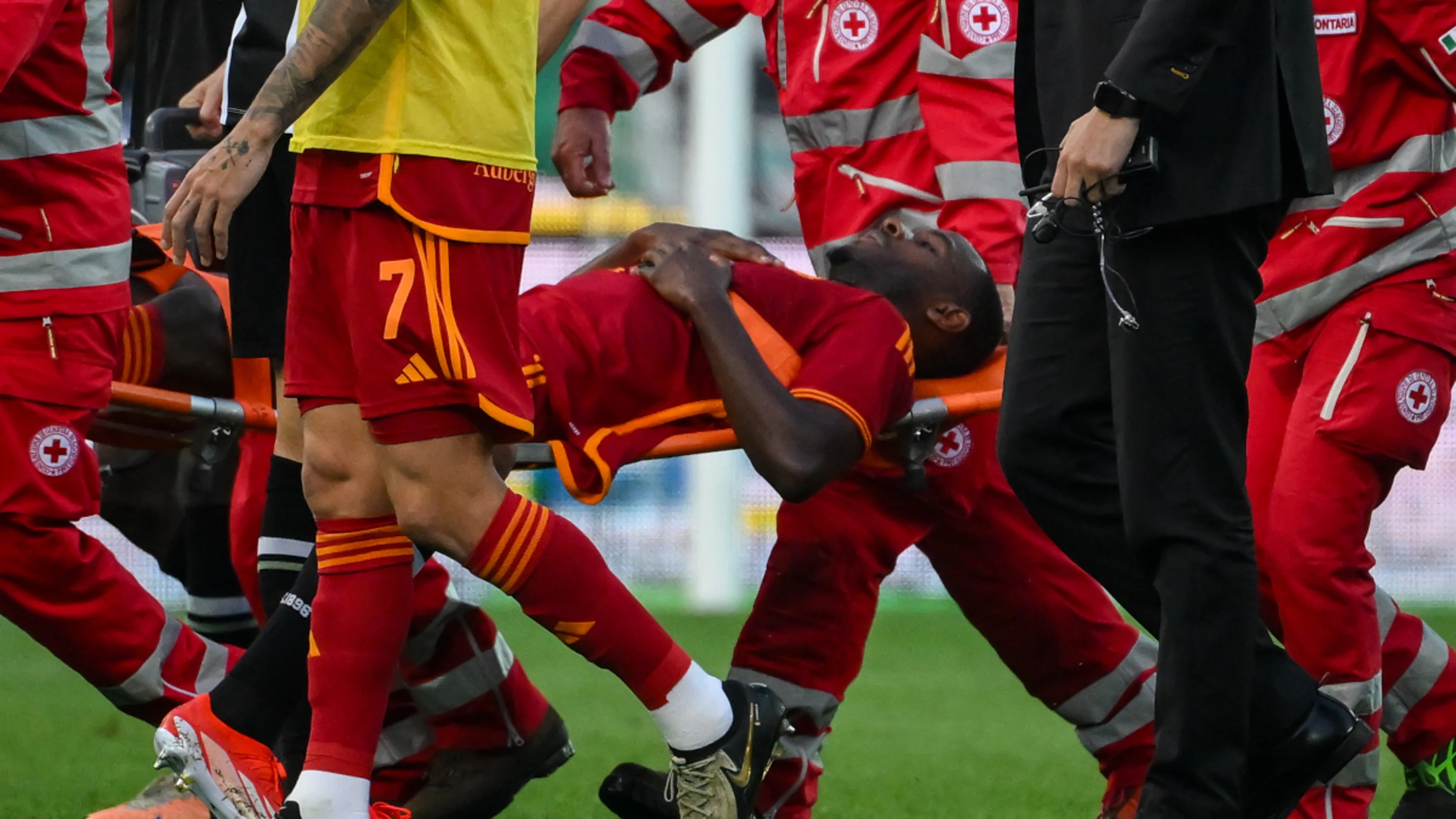 Roma's Ndicka 'doing well' after collapse, says De Rossi