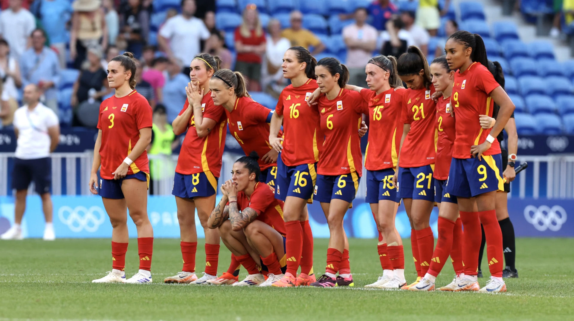 Spain survive Colombia scare, join USA in Olympic women's football semis