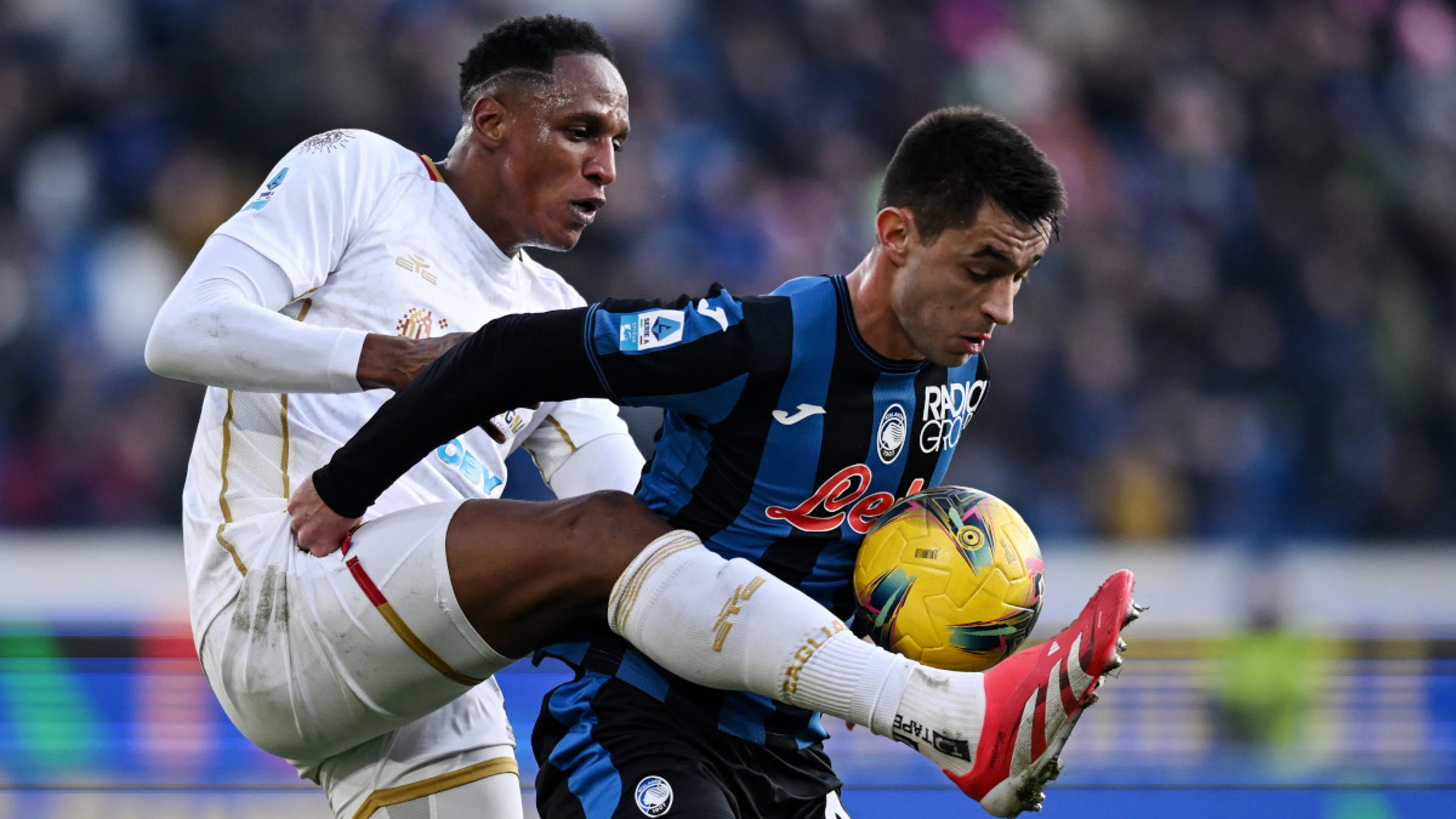 Leaders Napoli held late at Lazio; Inter lurk but Atalanta slip