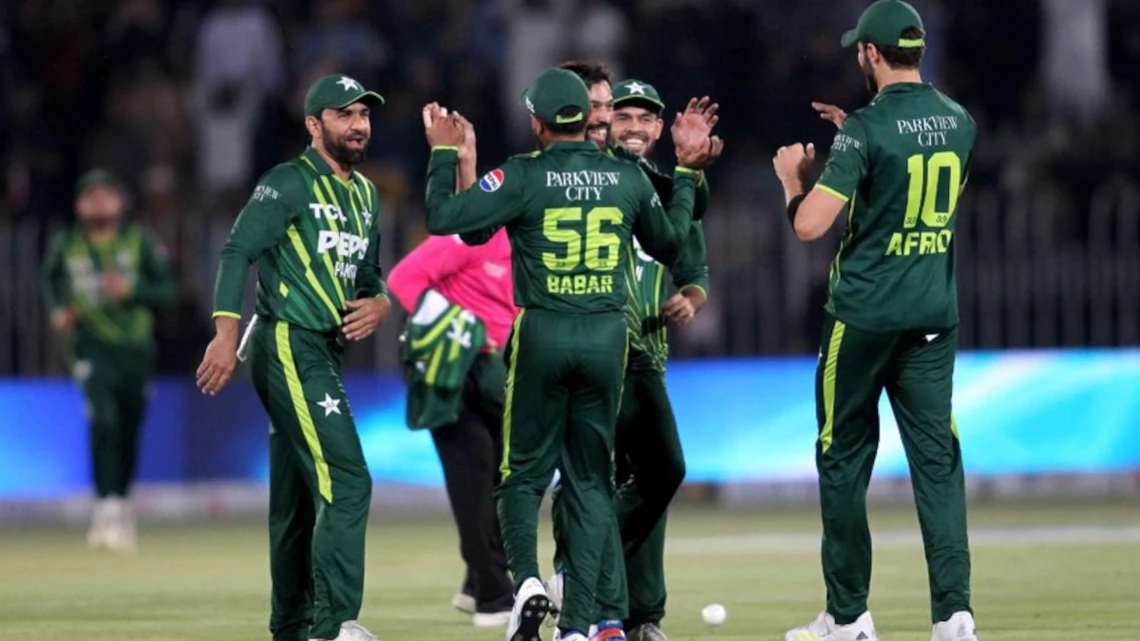Pakistan trounce depleted New Zealand in second T20 international