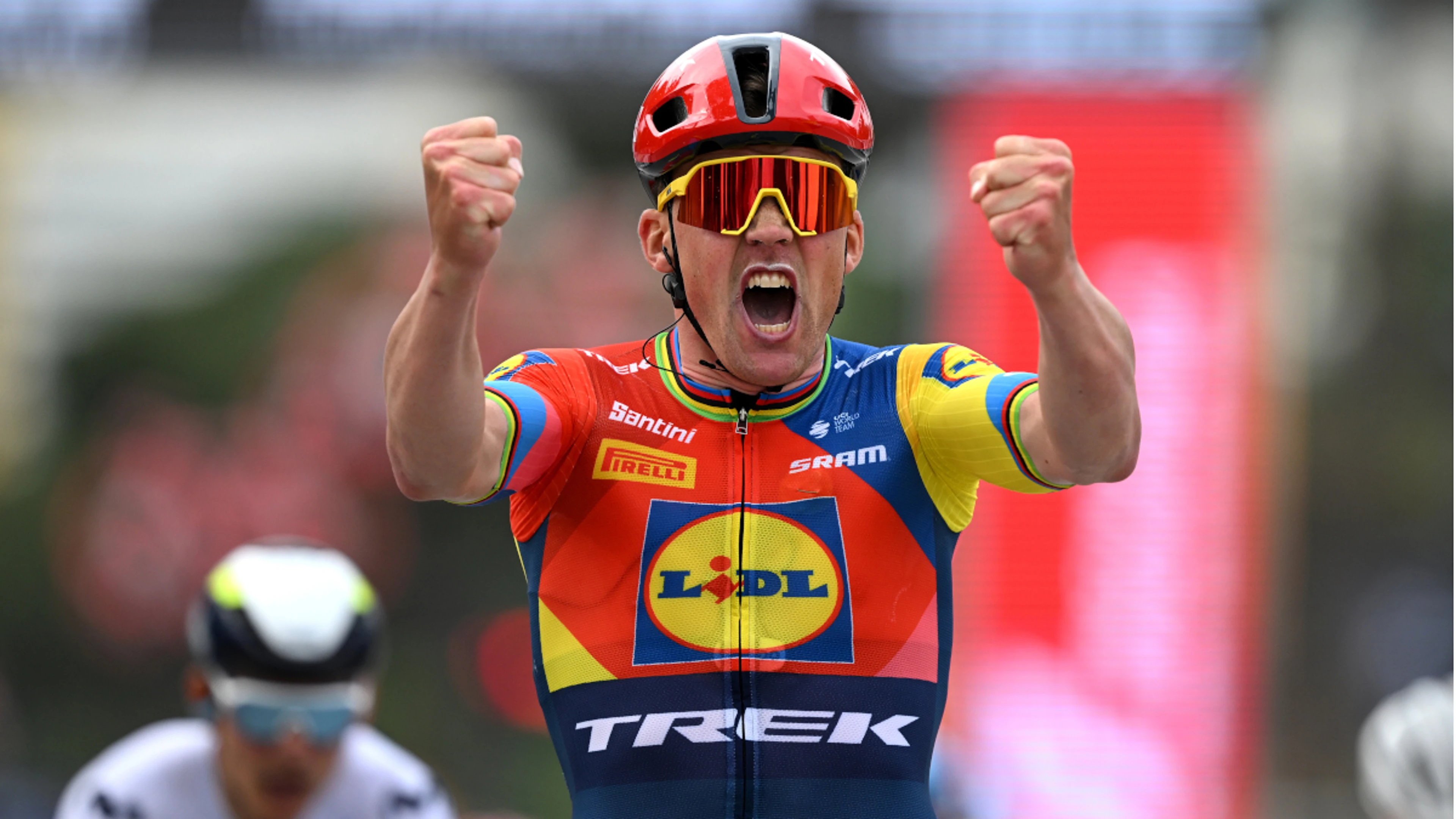 Pedersen wins opening stage of Giro d'Italia