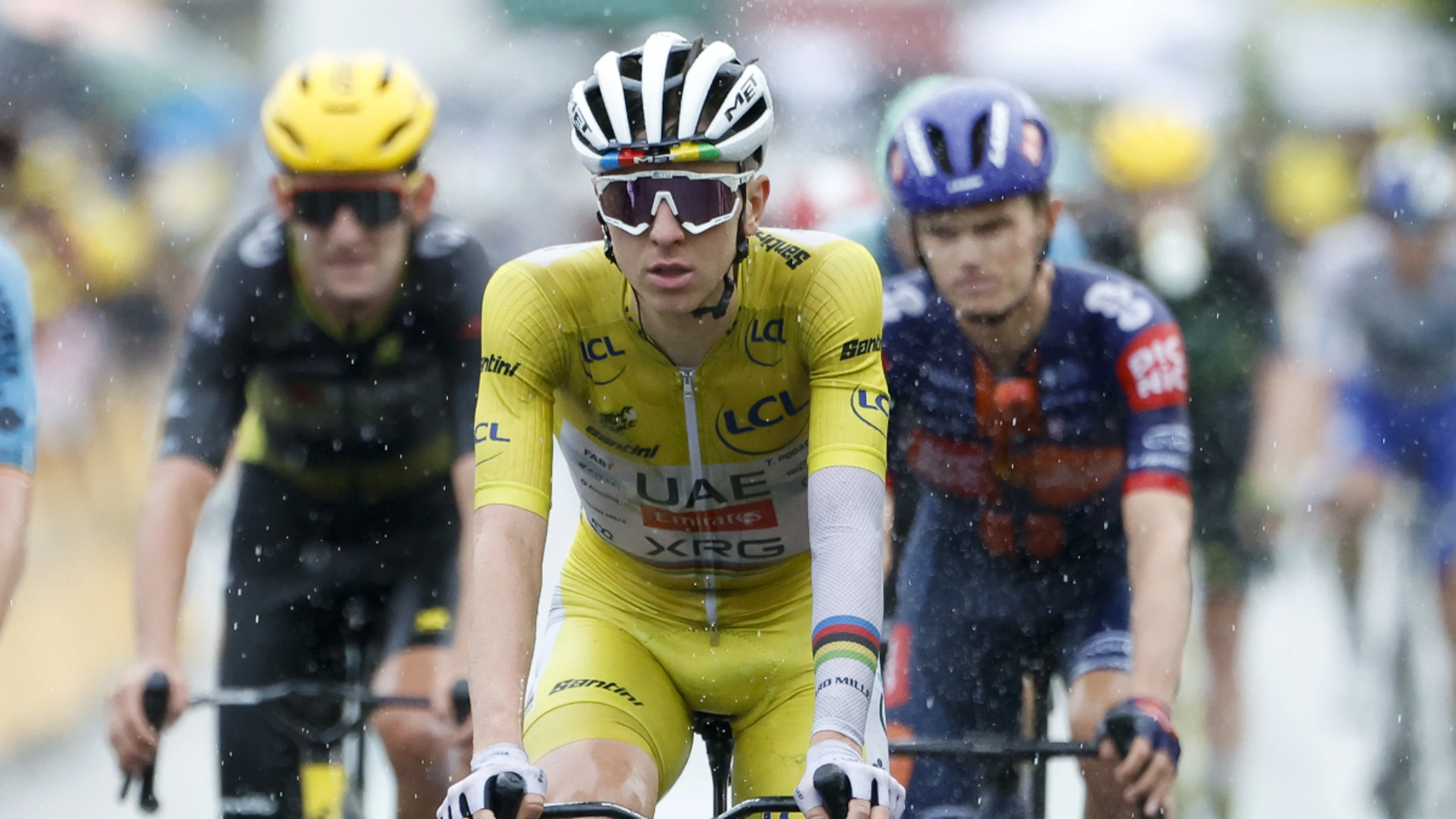 Pogacar crashes into Vingegaard's team car before Tour stage start