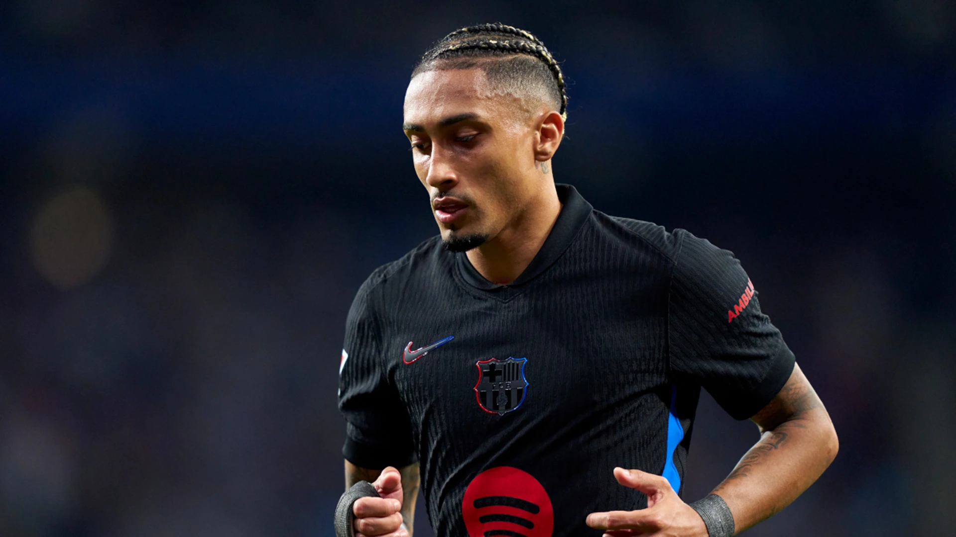 Raphinha extends Barca deal until 2028