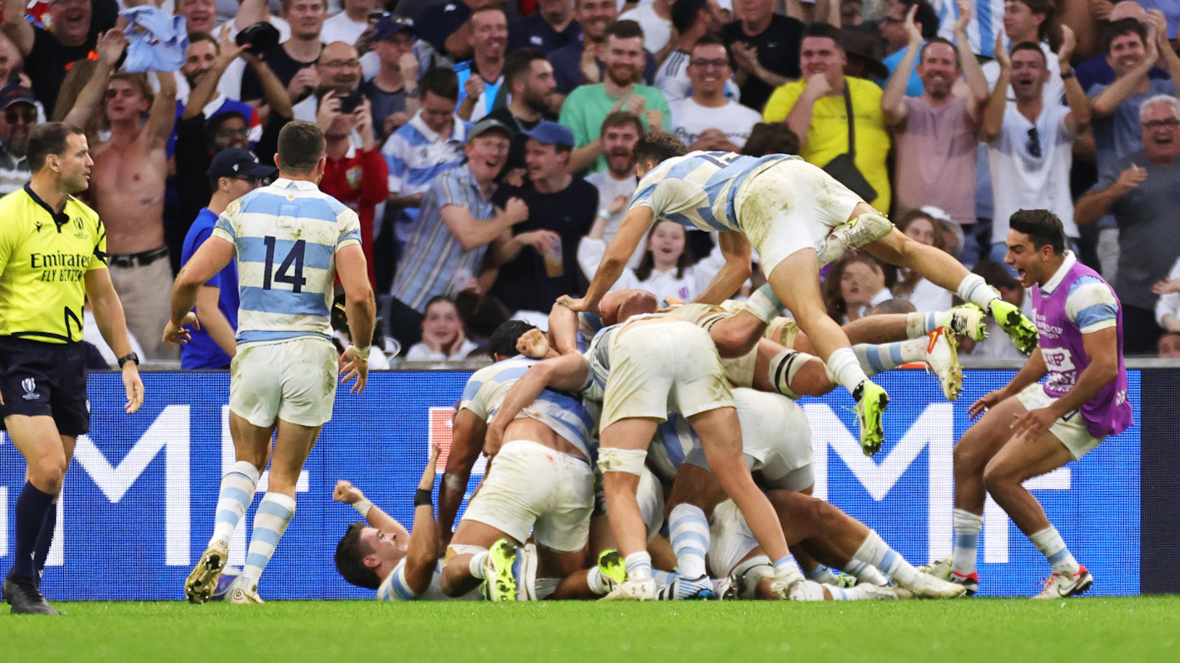 Sanchez smash and grab sends Pumas to semis