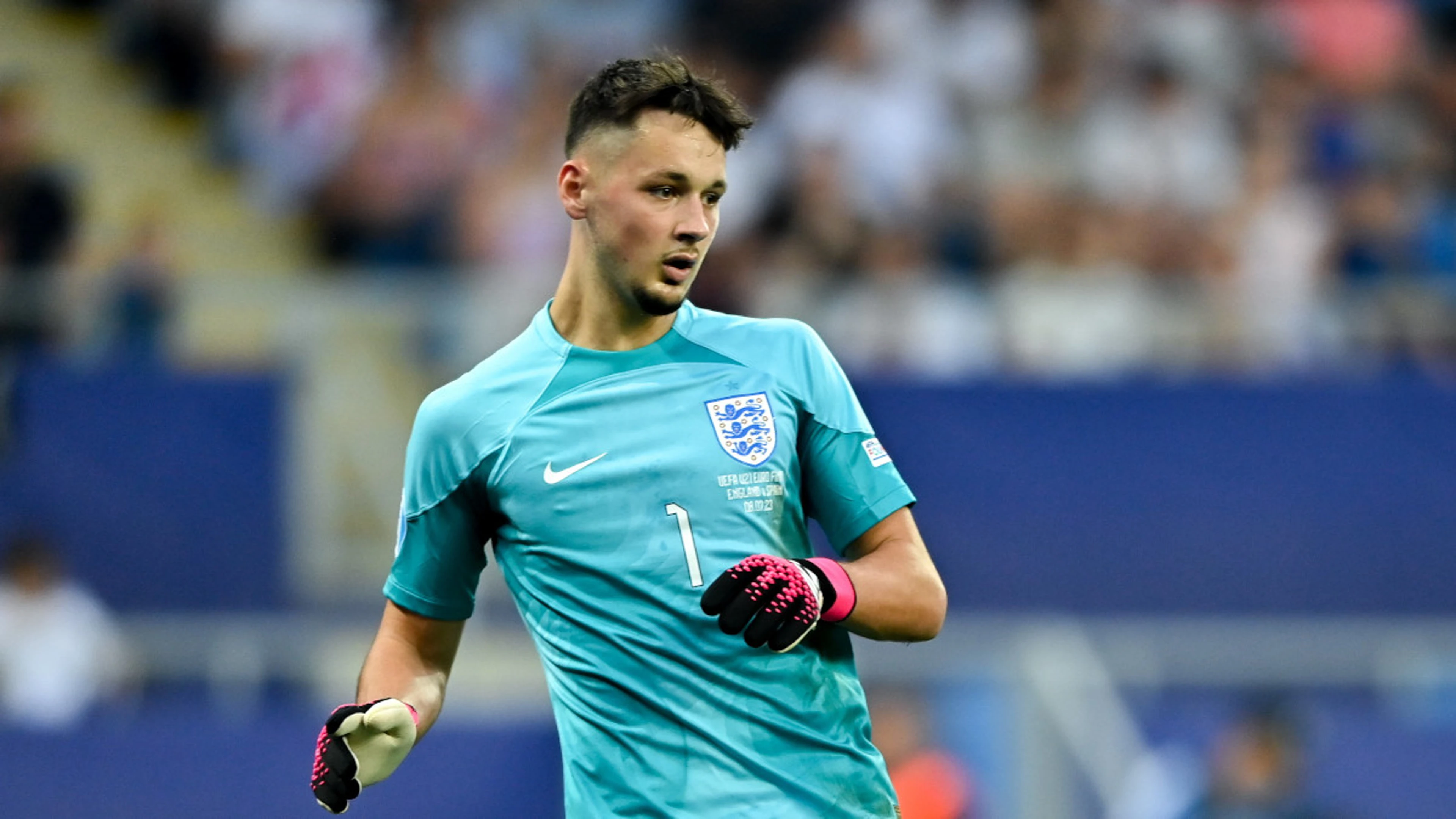 Burnley sign goalkeeper Trafford from Man City