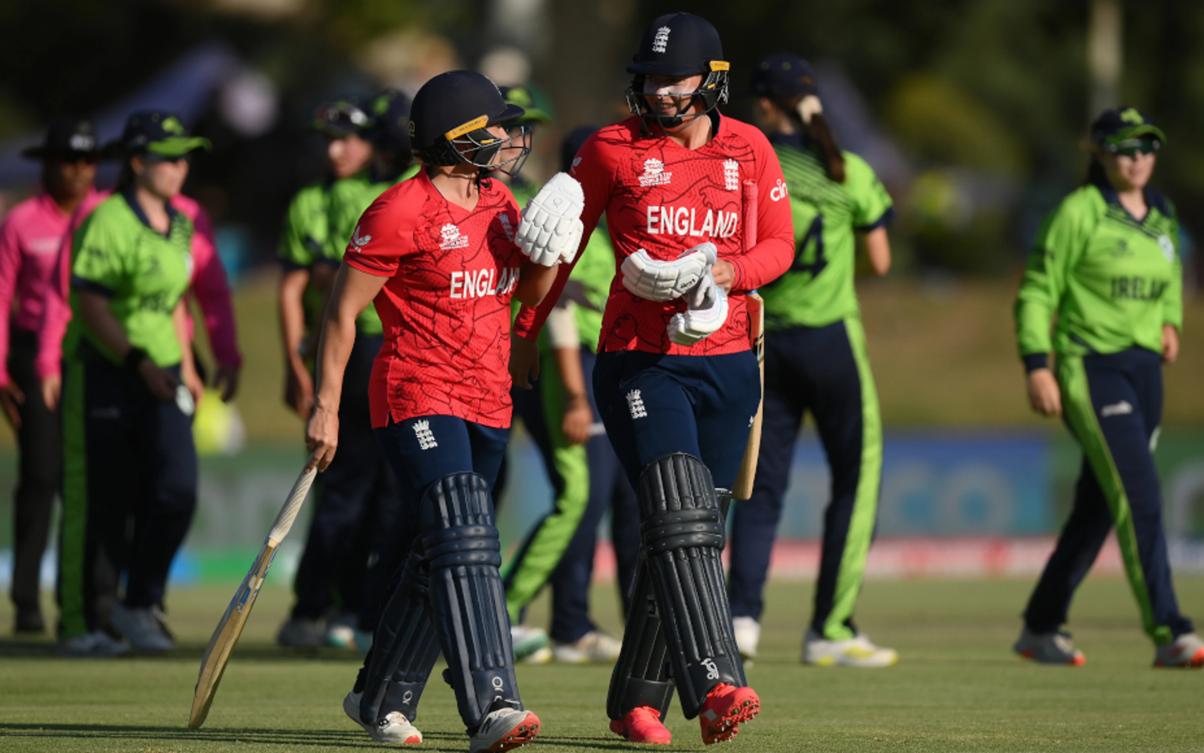 England take control of group with convincing win over Ireland