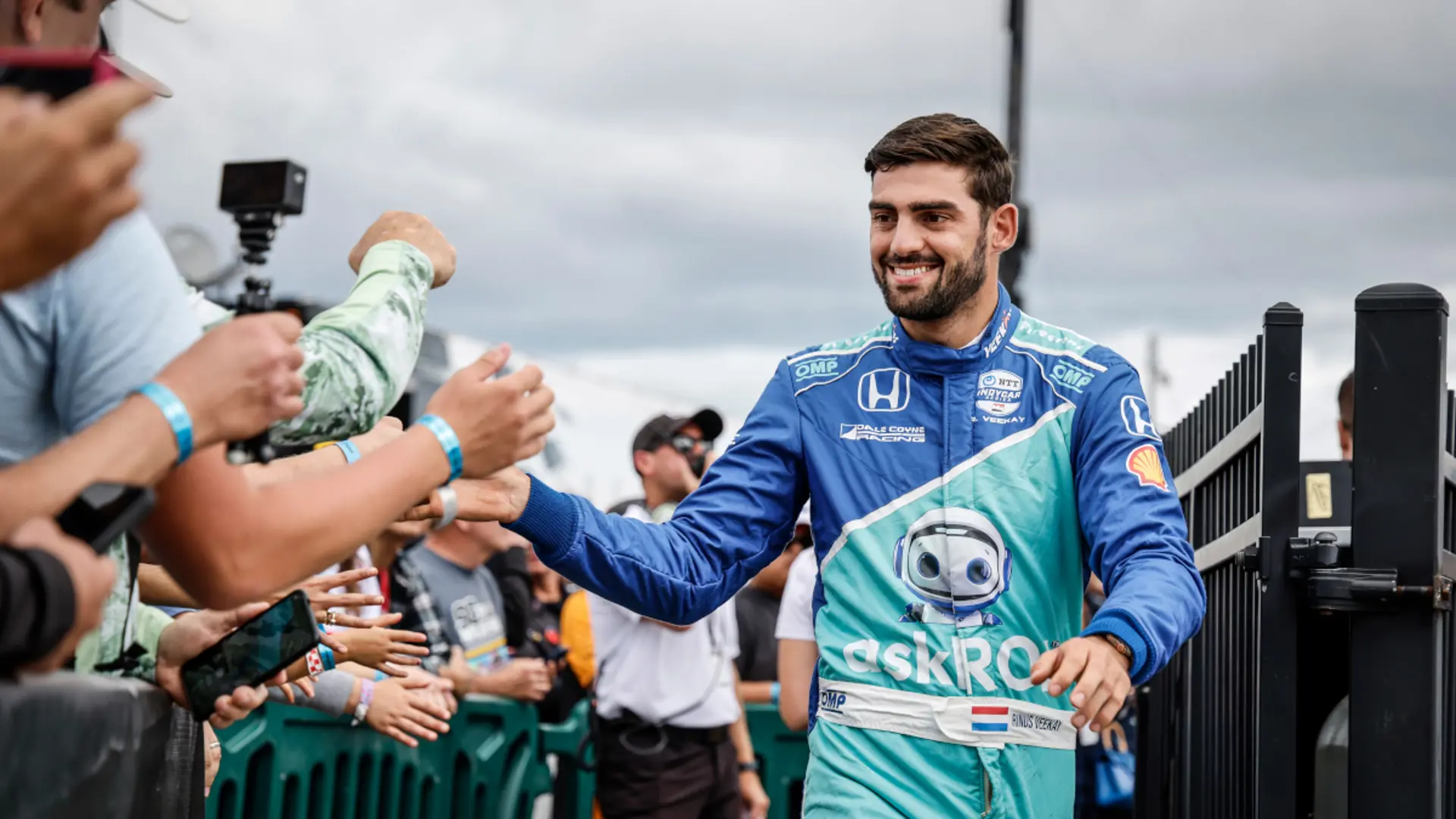 Veekay signs with Juncos Hollinger Racing